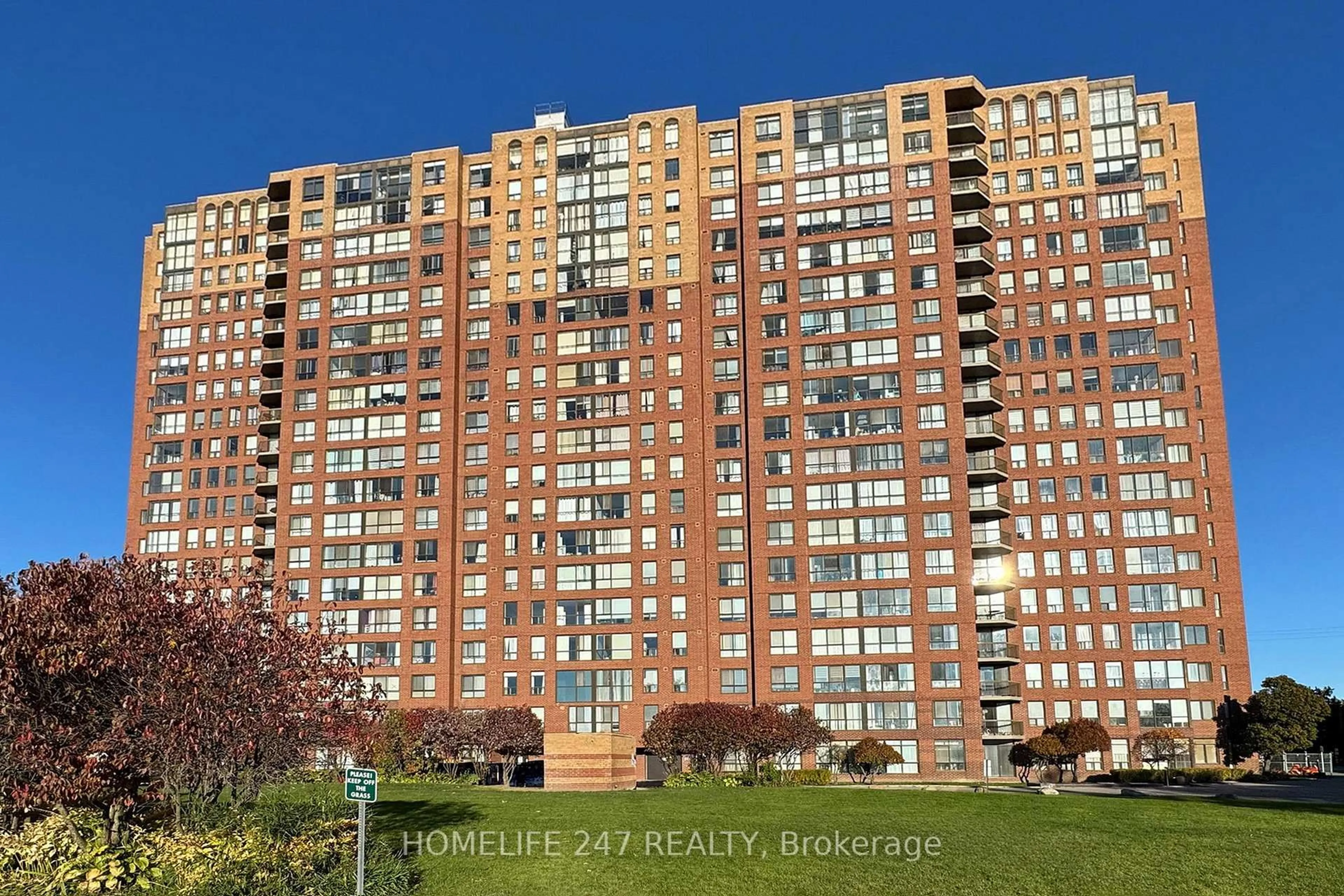 A pic from outside/outdoor area/front of a property/back of a property/a pic from drone, unknown for 330 Mccowan Rd #413, Toronto Ontario M1J 3N3