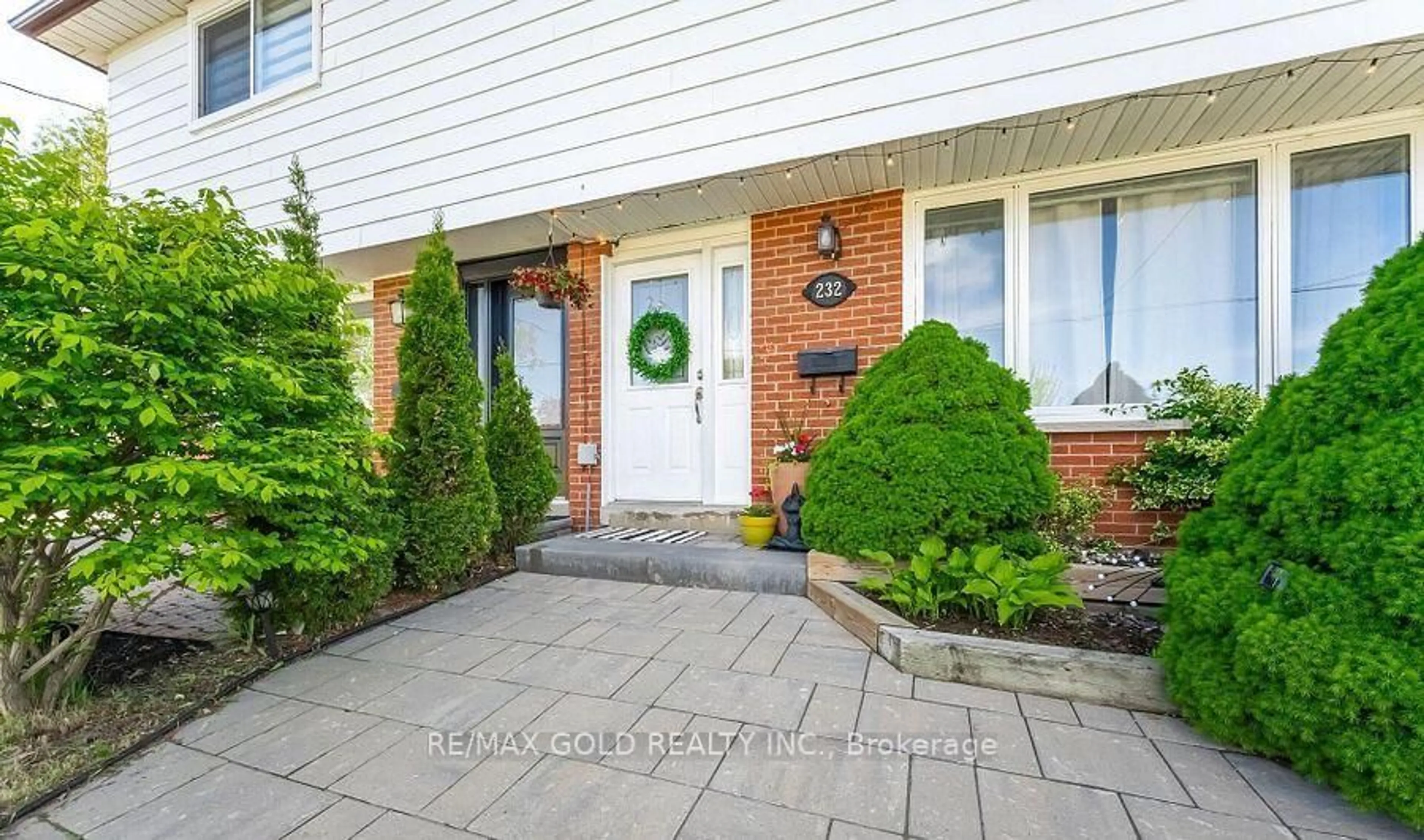 Unknown for 232 Durham St, Oshawa Ontario L1J 5R3