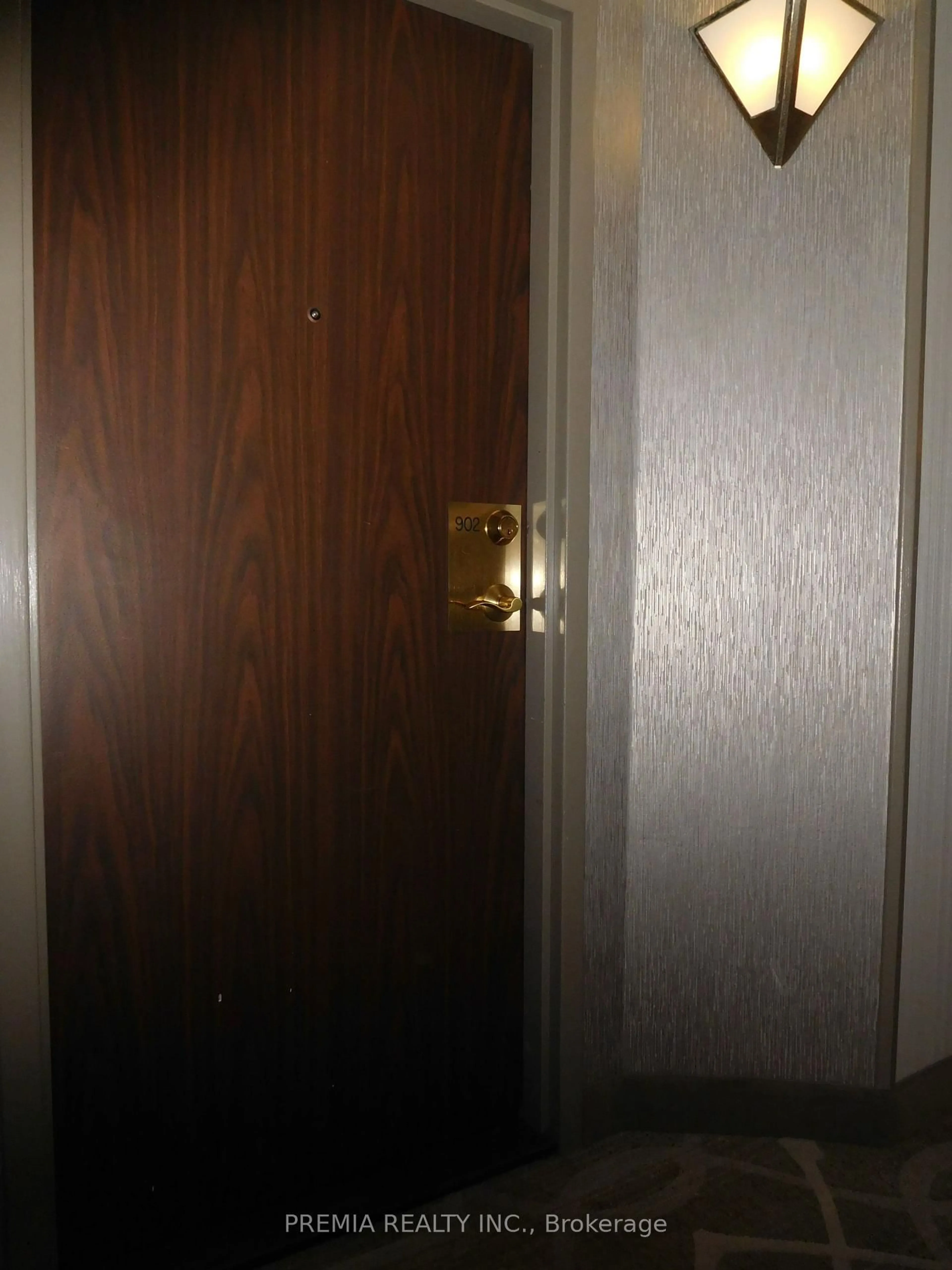 A pic of a room for 350 Alton Towers Circ #902, Toronto Ontario M1V 5E3