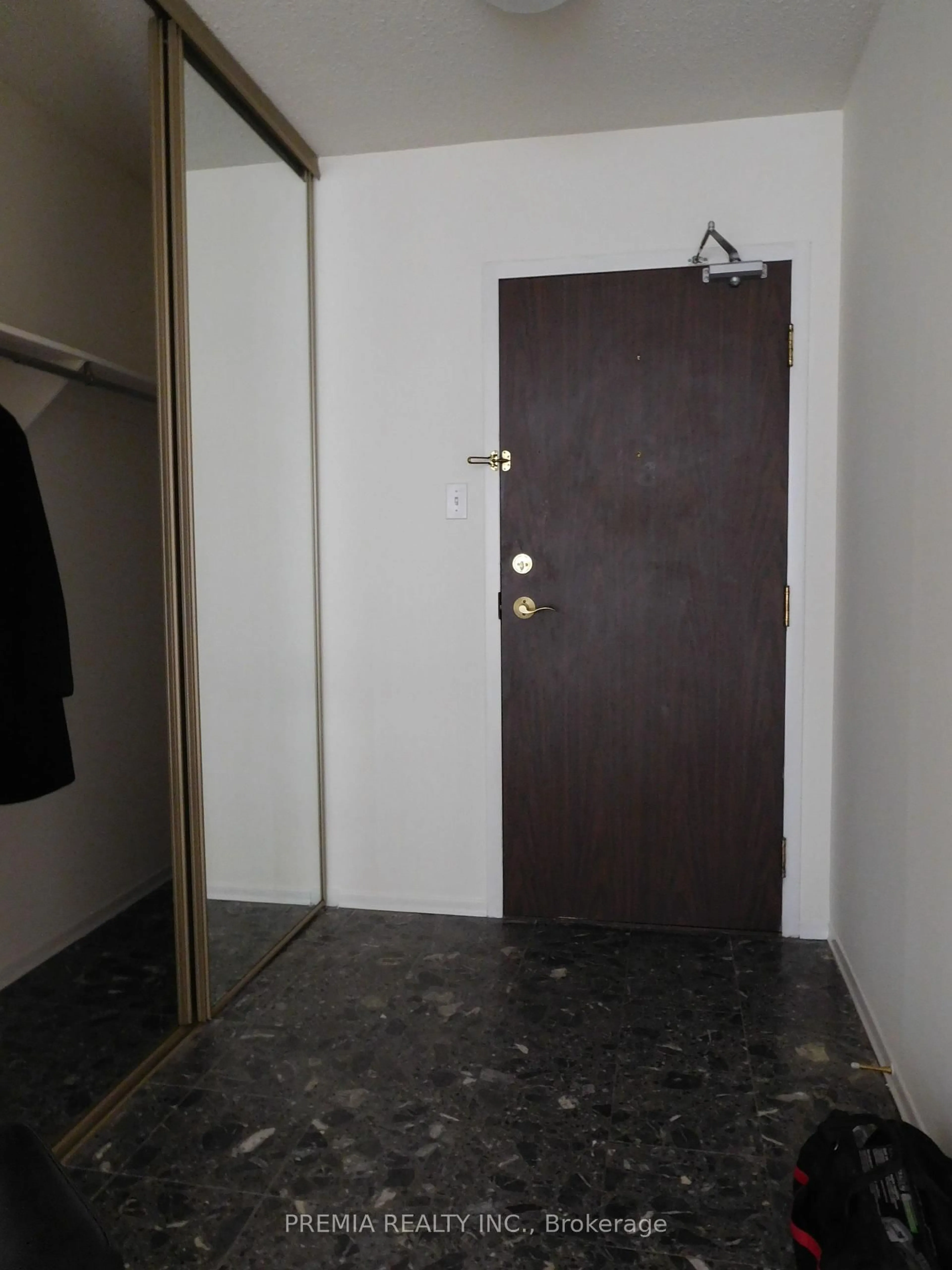 A pic of a room for 350 Alton Towers Circ #902, Toronto Ontario M1V 5E3