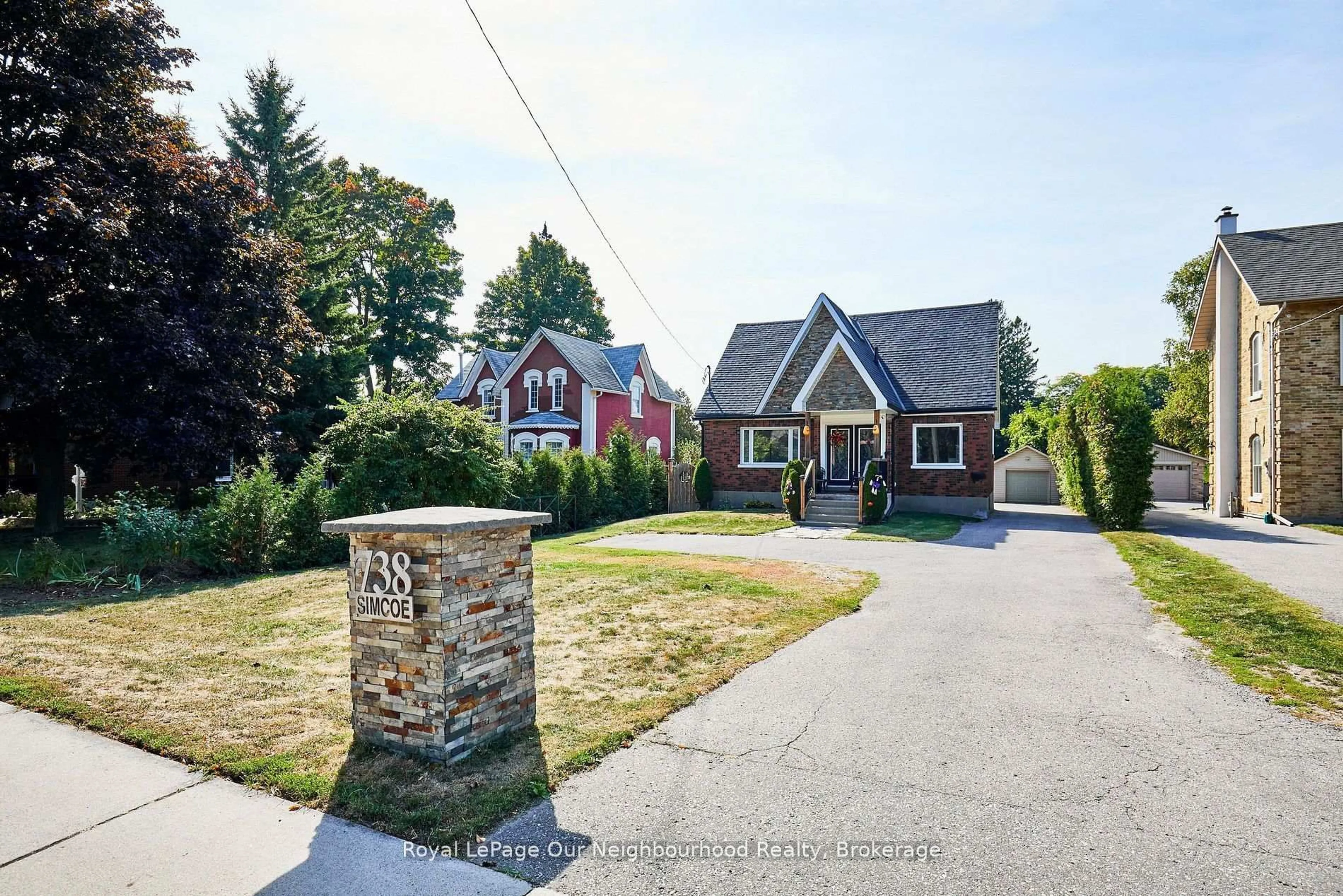 Home with brick exterior material, street for 738 Simcoe St, Oshawa Ontario L1G 4V8