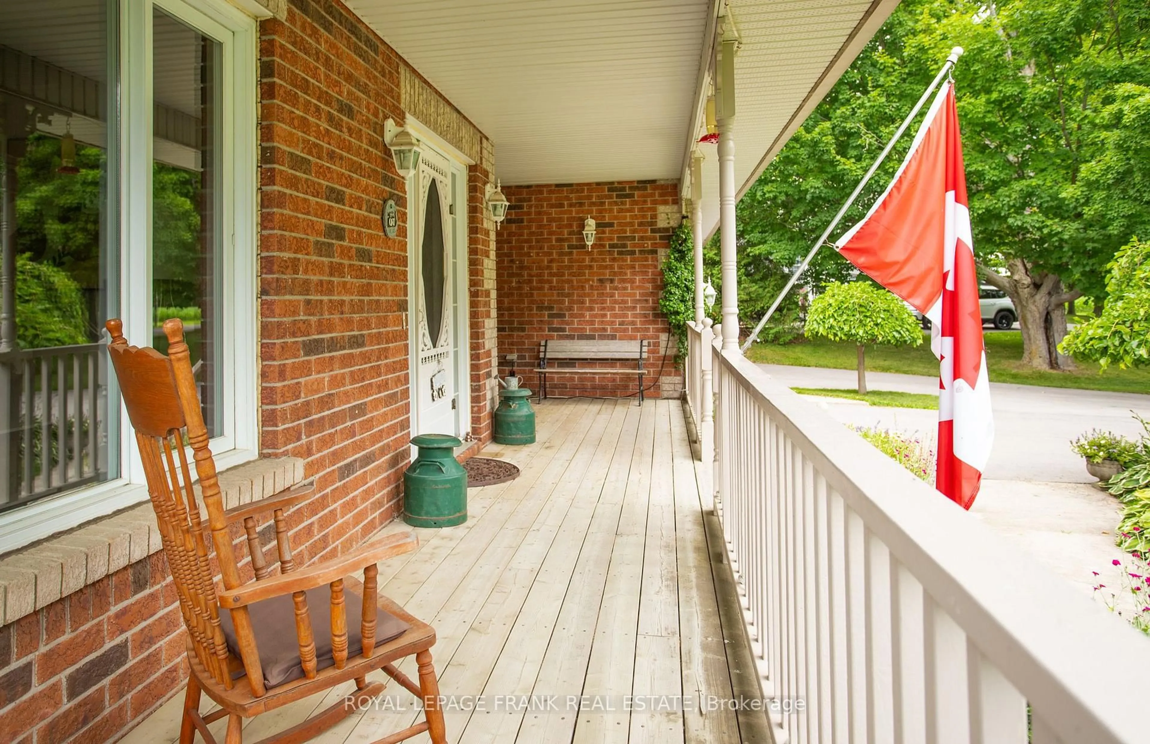 Patio, street for 28 Palace St, Scugog Ontario L9L 1X8