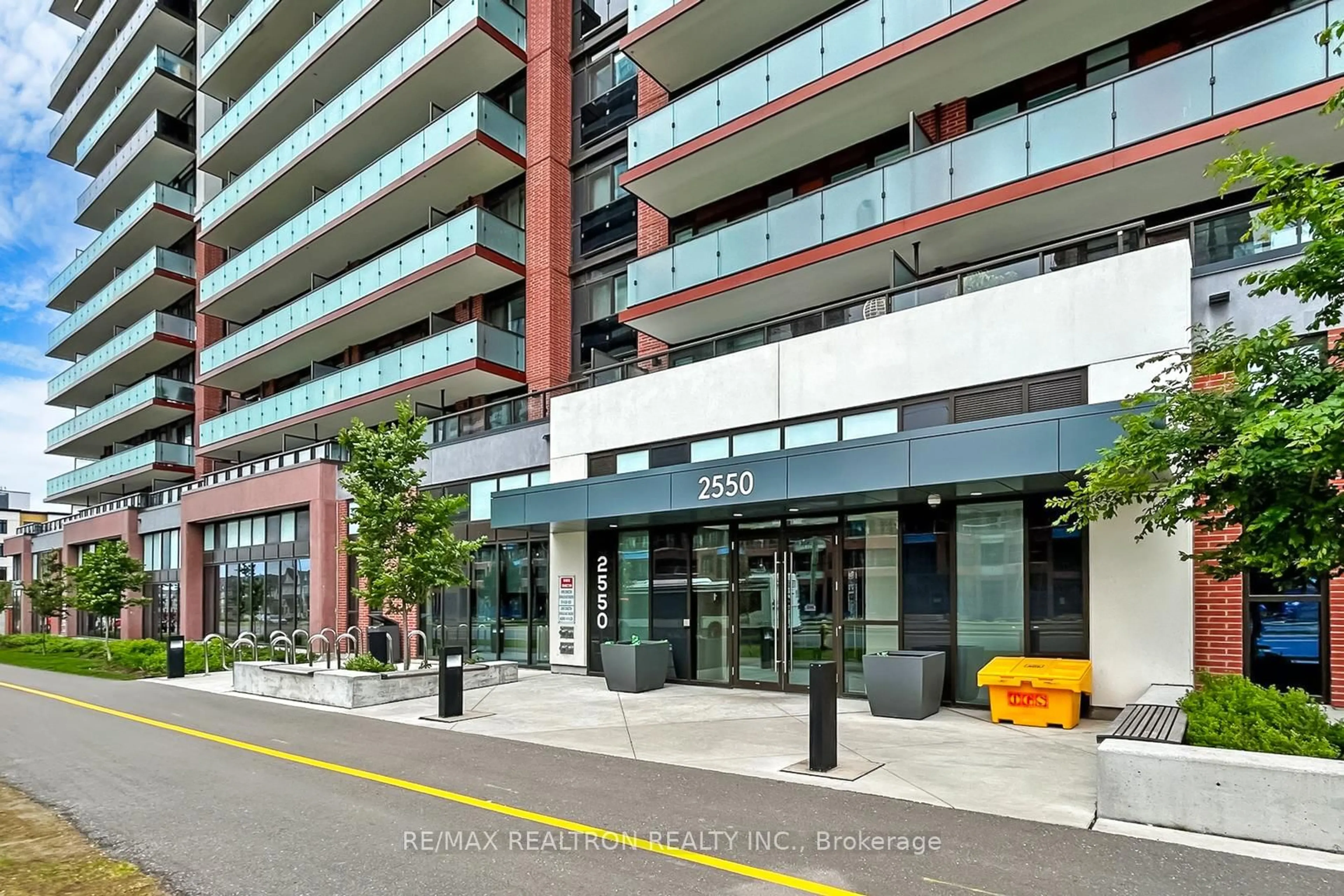 Unknown for 2550 Simcoe St #405, Oshawa Ontario L1L 0R5