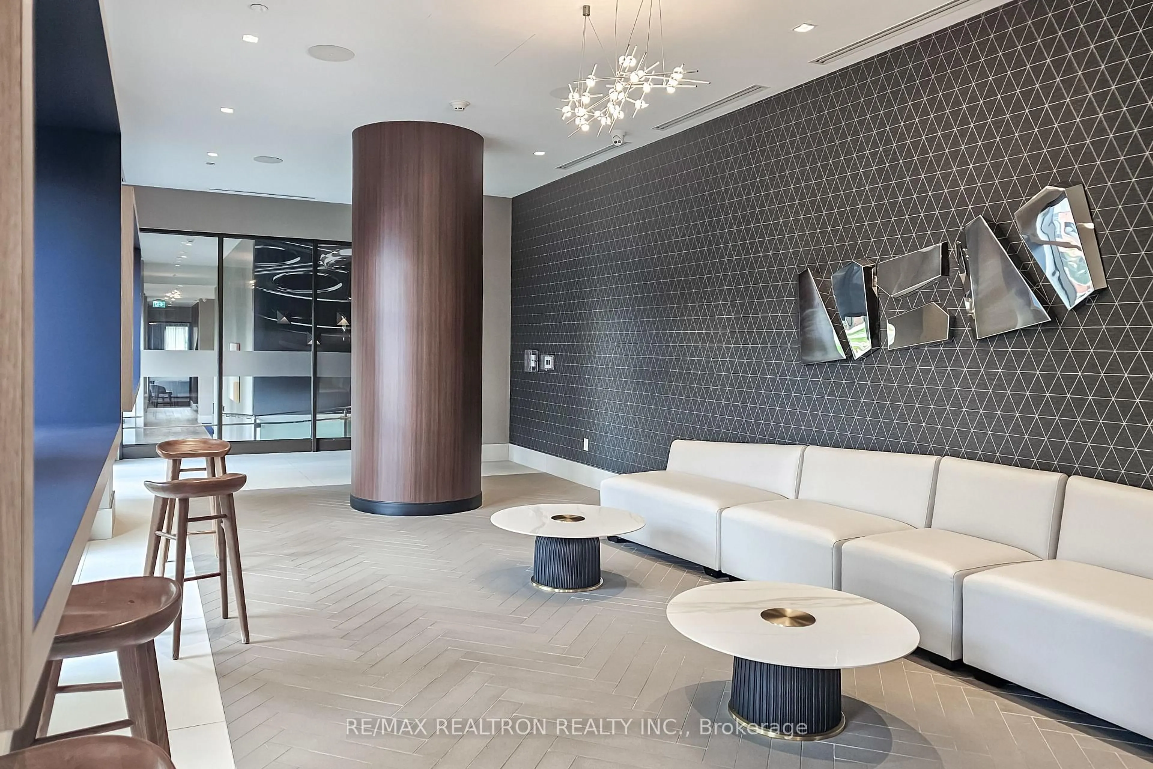 Lobby for 2550 Simcoe St #405, Oshawa Ontario L1L 0R5