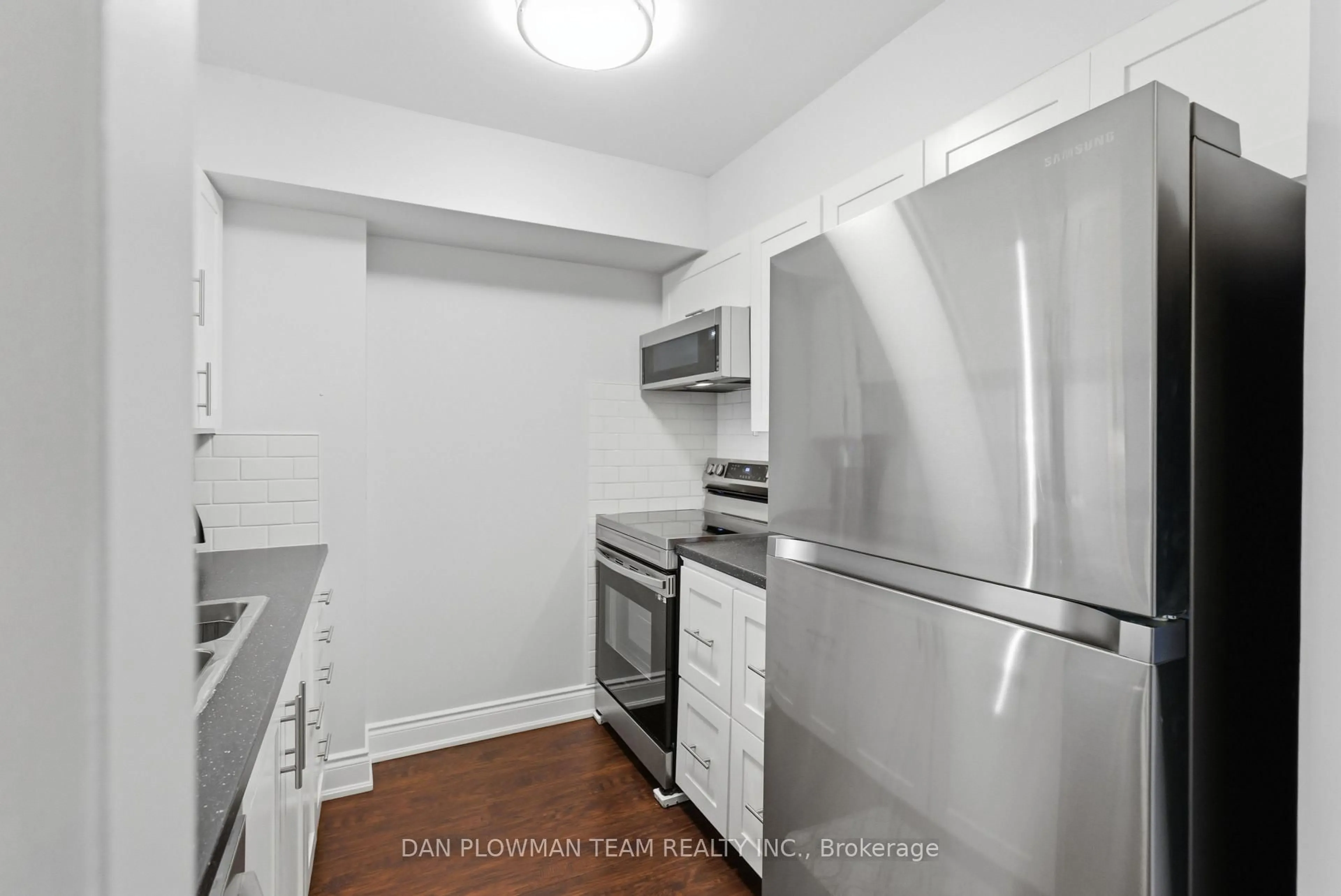 Standard kitchen, unknown for 1665 Pickering Pkwy #314, Pickering Ontario L1V 6L4
