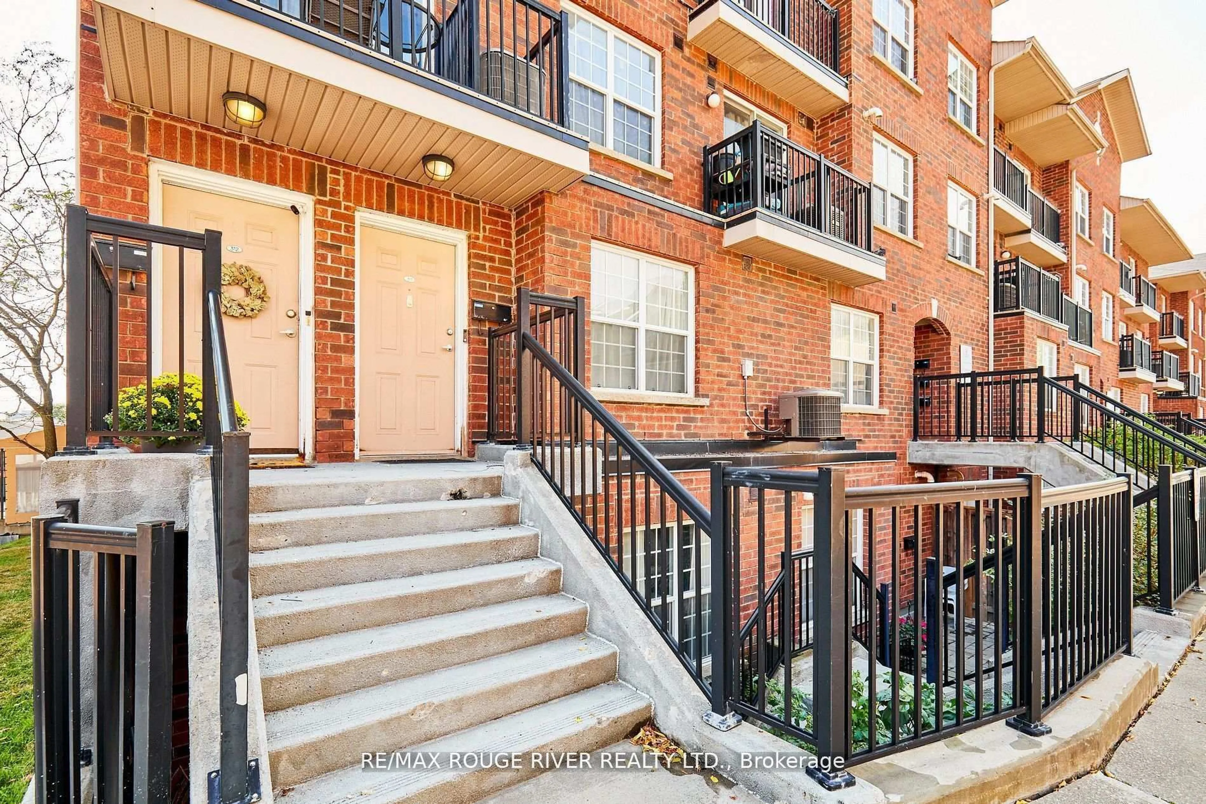 Unknown for 25 Strangford Lane #312, Toronto Ontario M1L 0E4