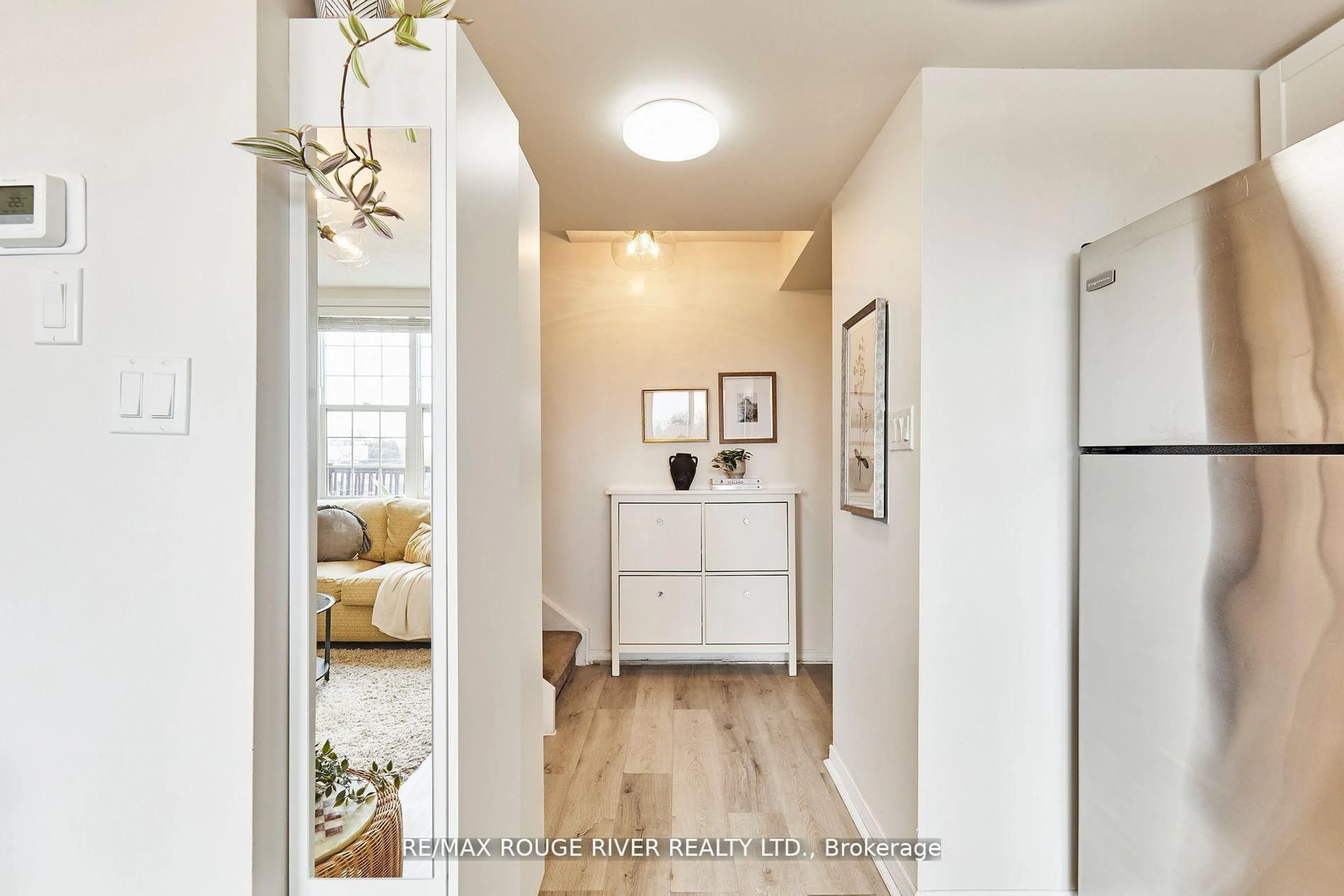 Indoor entryway for 25 Strangford Lane #312, Toronto Ontario M1L 0E4