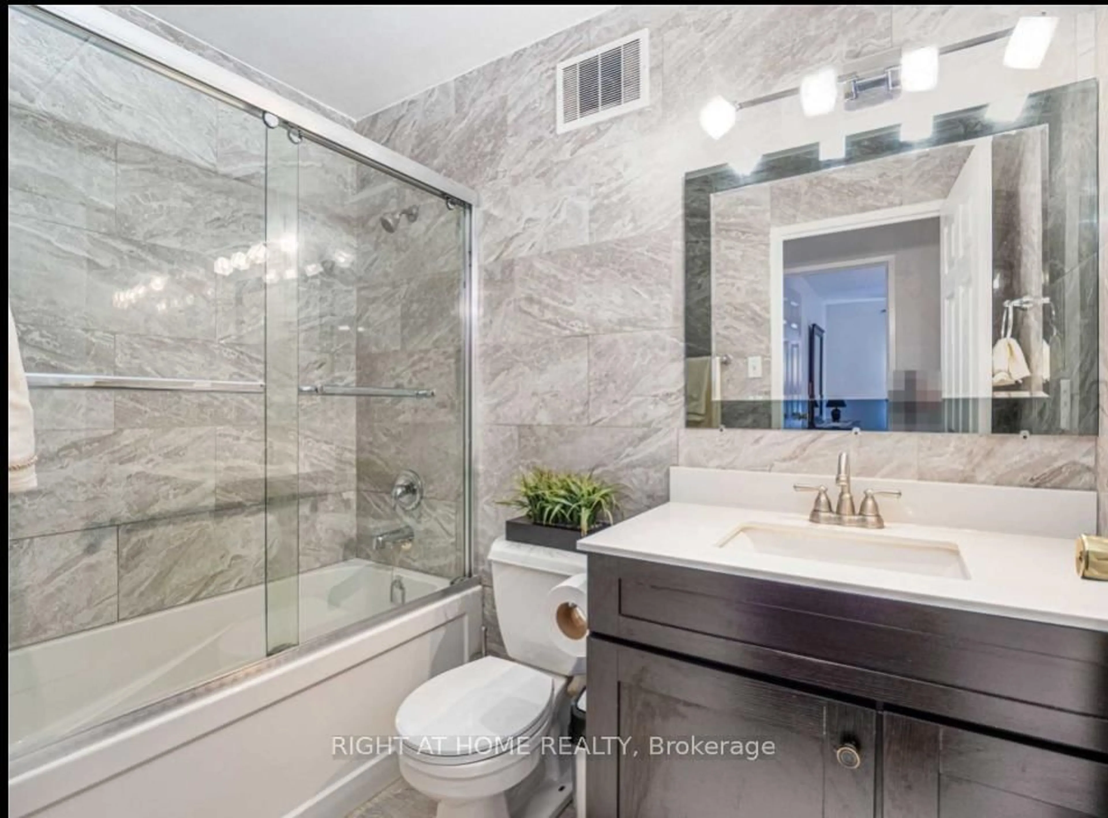 Contemporary bathroom, ceramic/tile floor for 2 Glamorgan Ave #1104, Toronto Ontario M1P 2M8