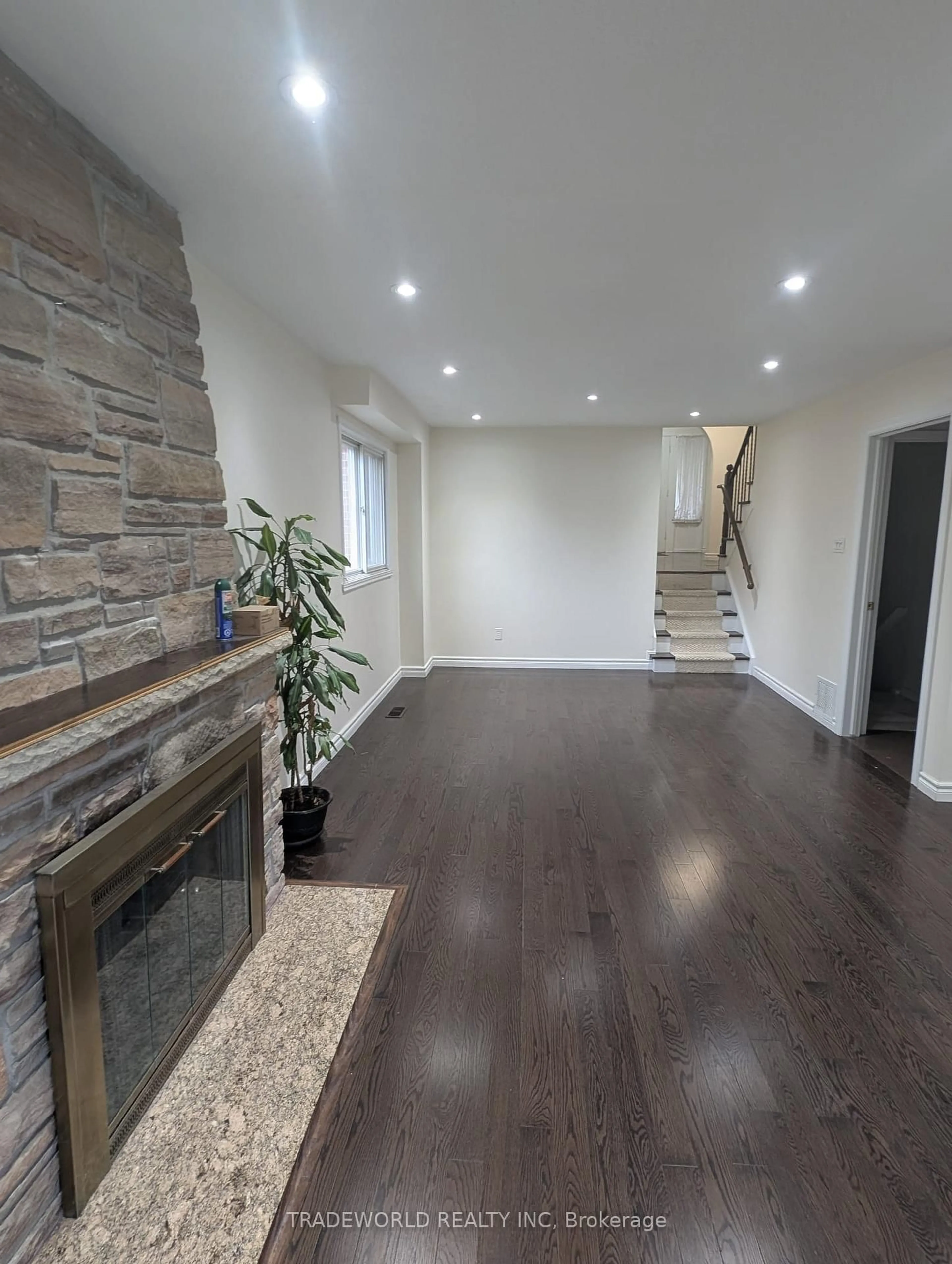 Unknown for 7 Fluellen Dr, Toronto Ontario M1W 2B2
