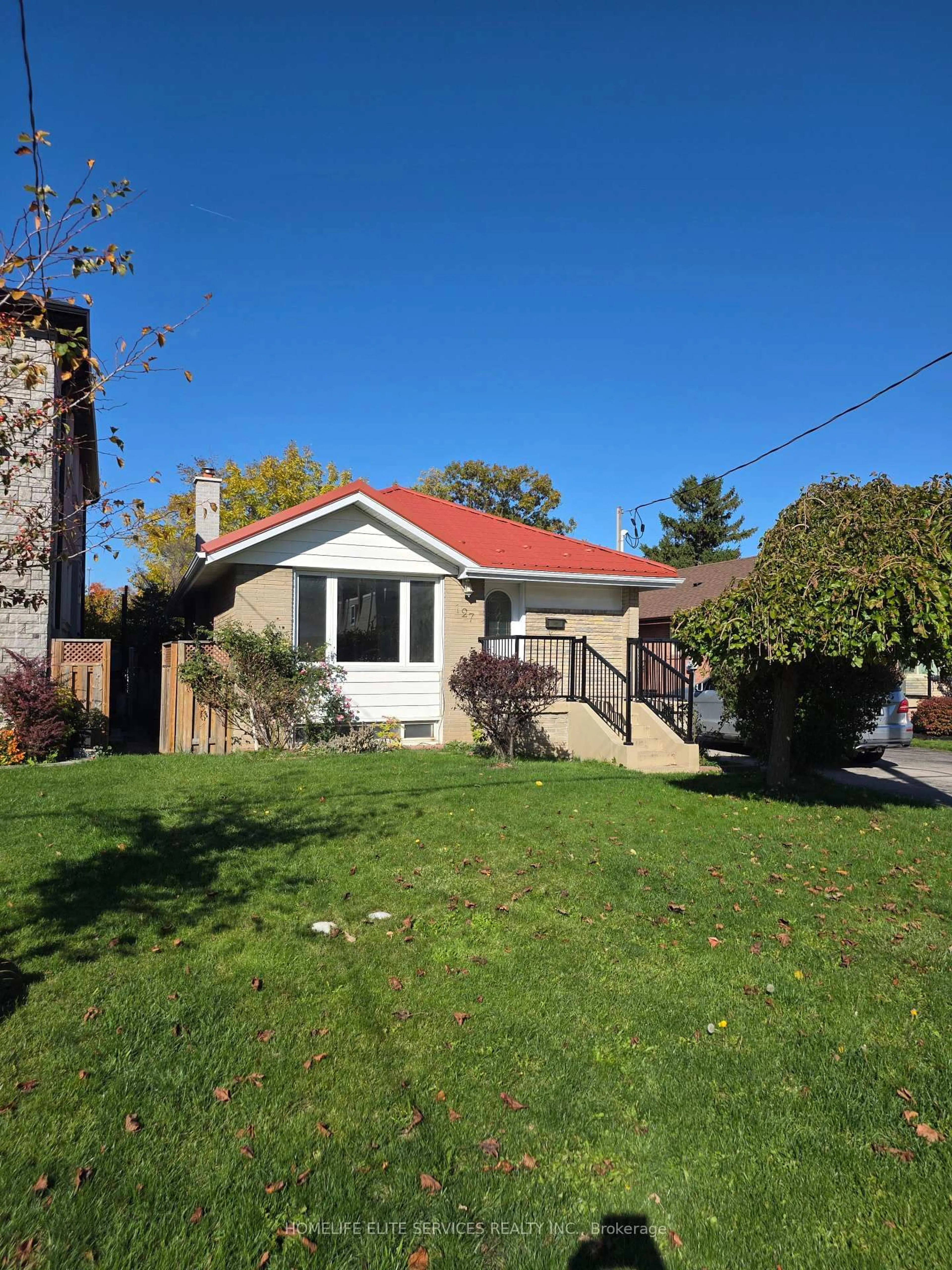 Home with vinyl exterior material, street for 127 Budea Cres, Toronto Ontario M1R 4W2