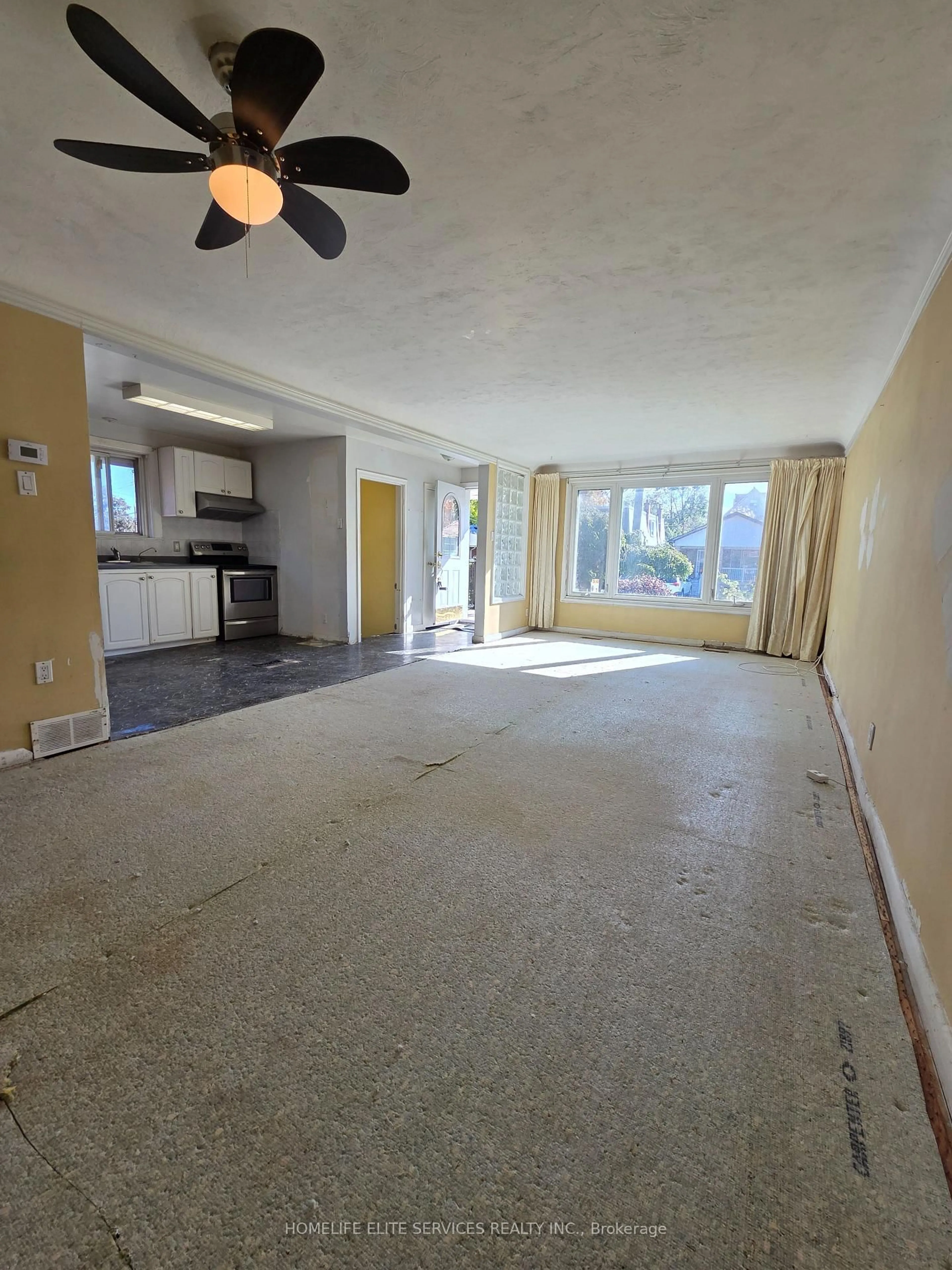 A pic of a room for 127 Budea Cres, Toronto Ontario M1R 4W2