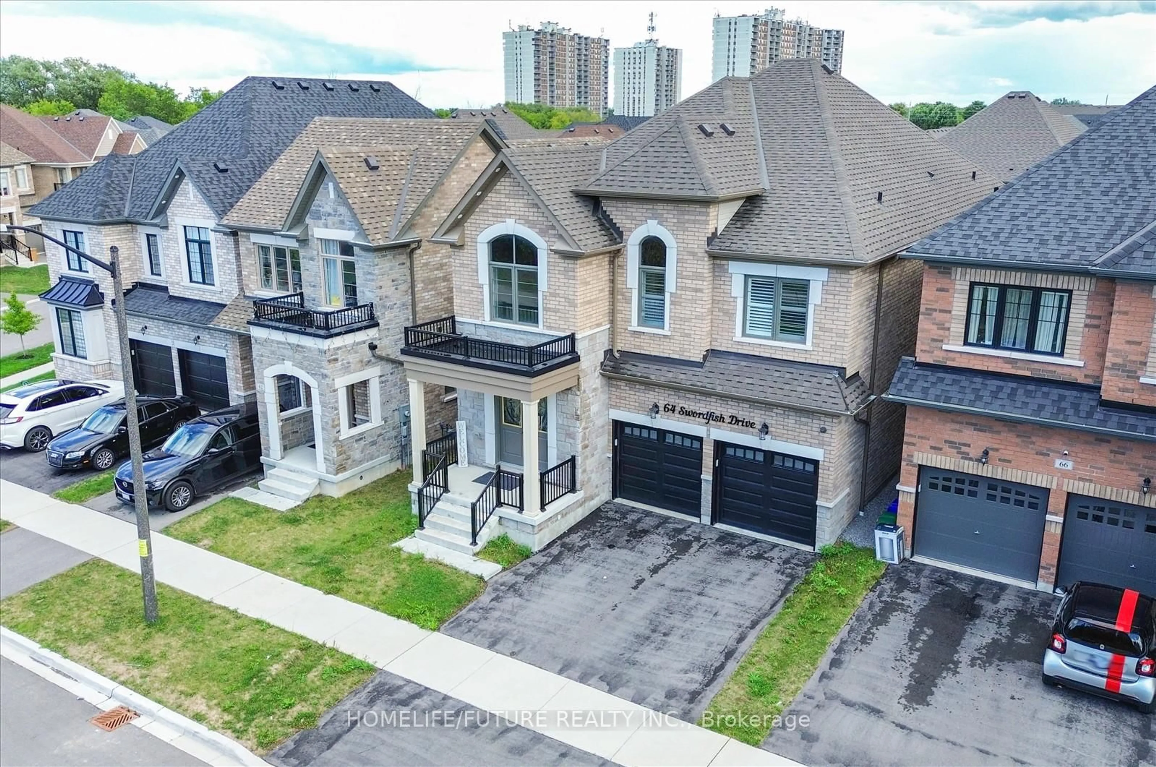A pic from outside/outdoor area/front of a property/back of a property/a pic from drone, street for 64 Swordfish Dr, Whitby Ontario L1P 0K5