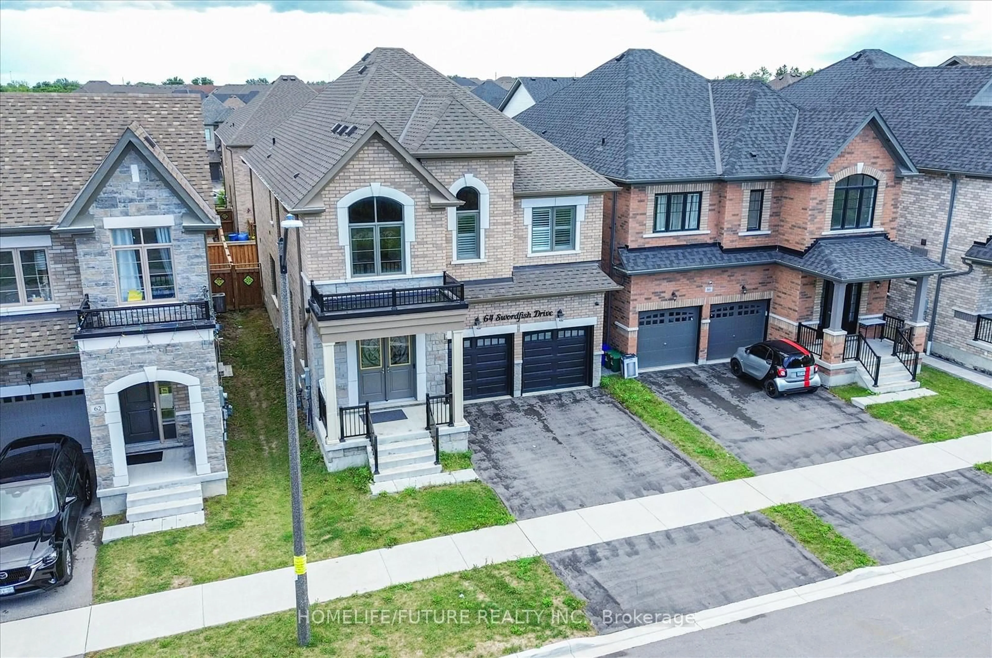 A pic from outside/outdoor area/front of a property/back of a property/a pic from drone, street for 64 Swordfish Dr, Whitby Ontario L1P 0K5