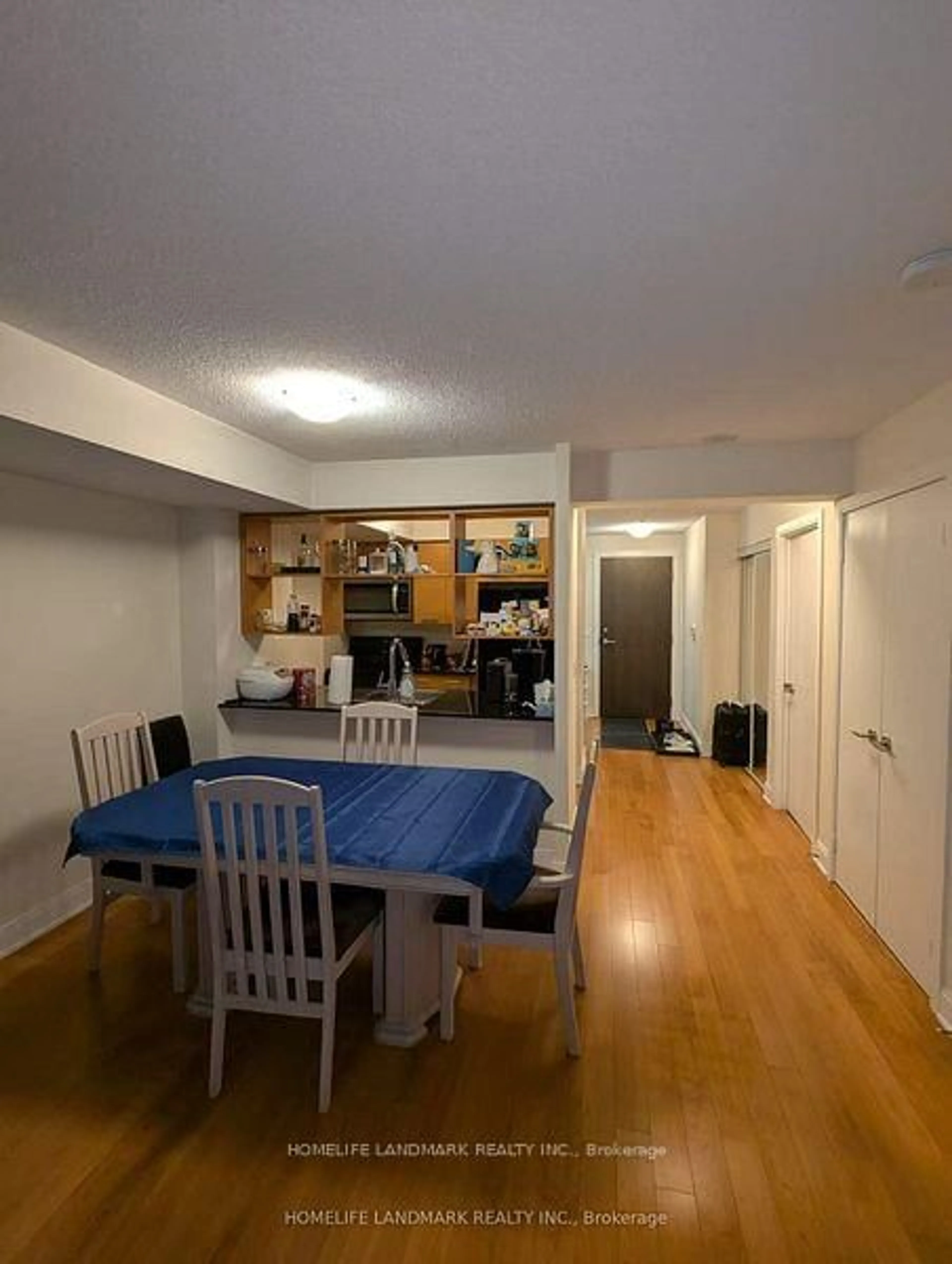 A pic of a room for 135 Village Green Sq #2021, Toronto Ontario M1S 0G4