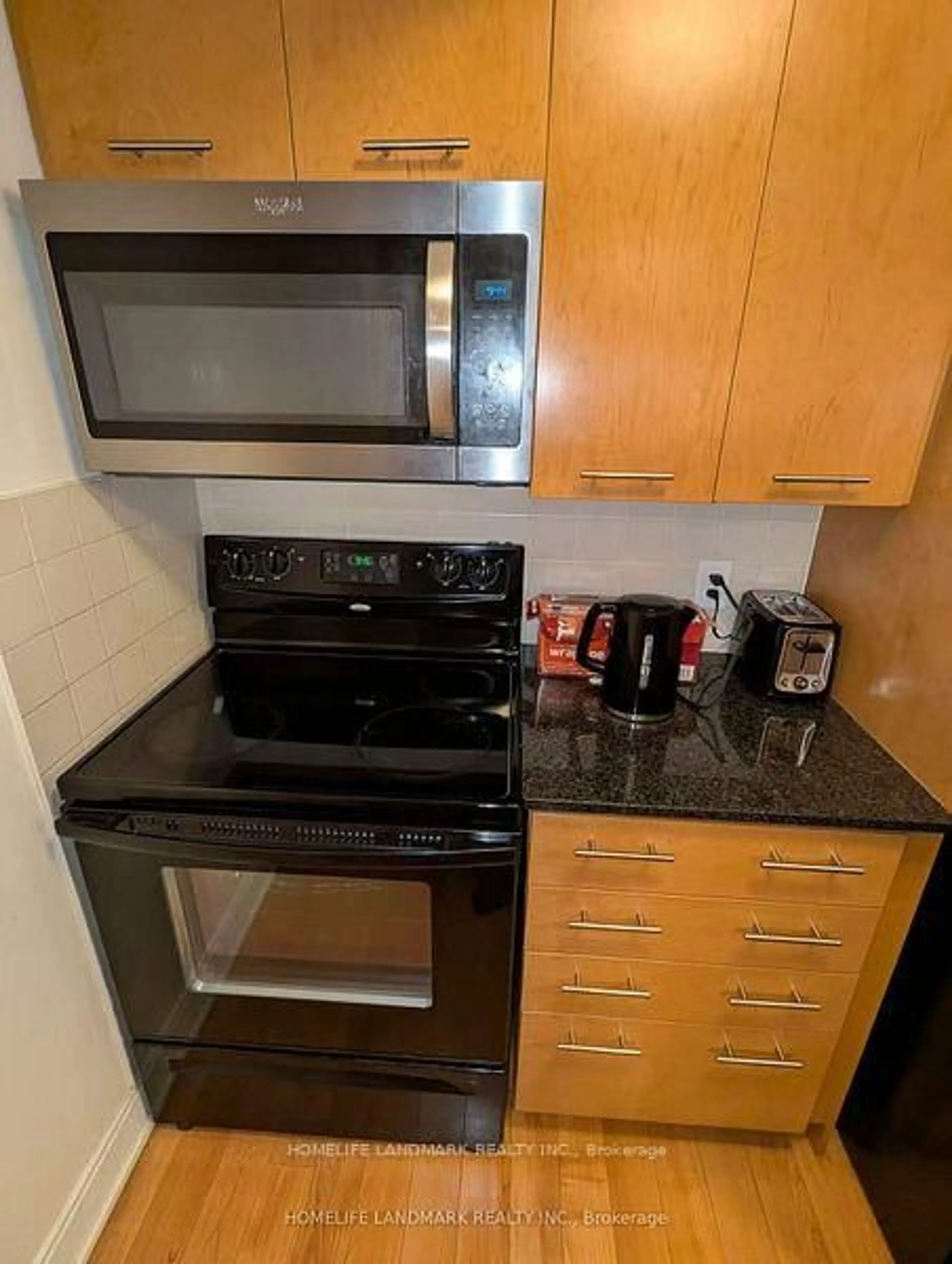 Standard kitchen, unknown for 135 Village Green Sq #2021, Toronto Ontario M1S 0G4