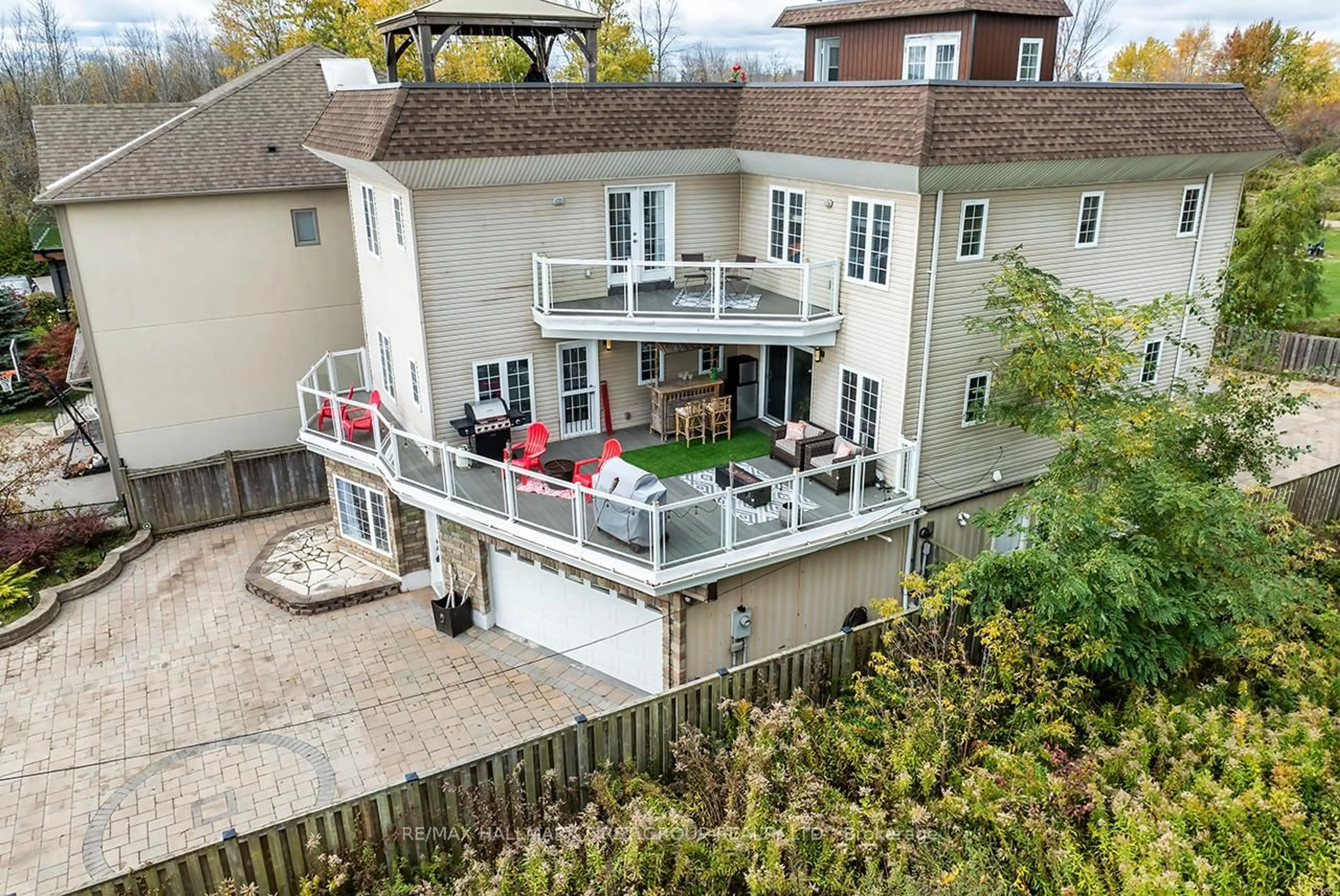 A pic from outside/outdoor area/front of a property/back of a property/a pic from drone, unknown for 55 Ontoro Blvd, Ajax Ontario L1Z 1X6