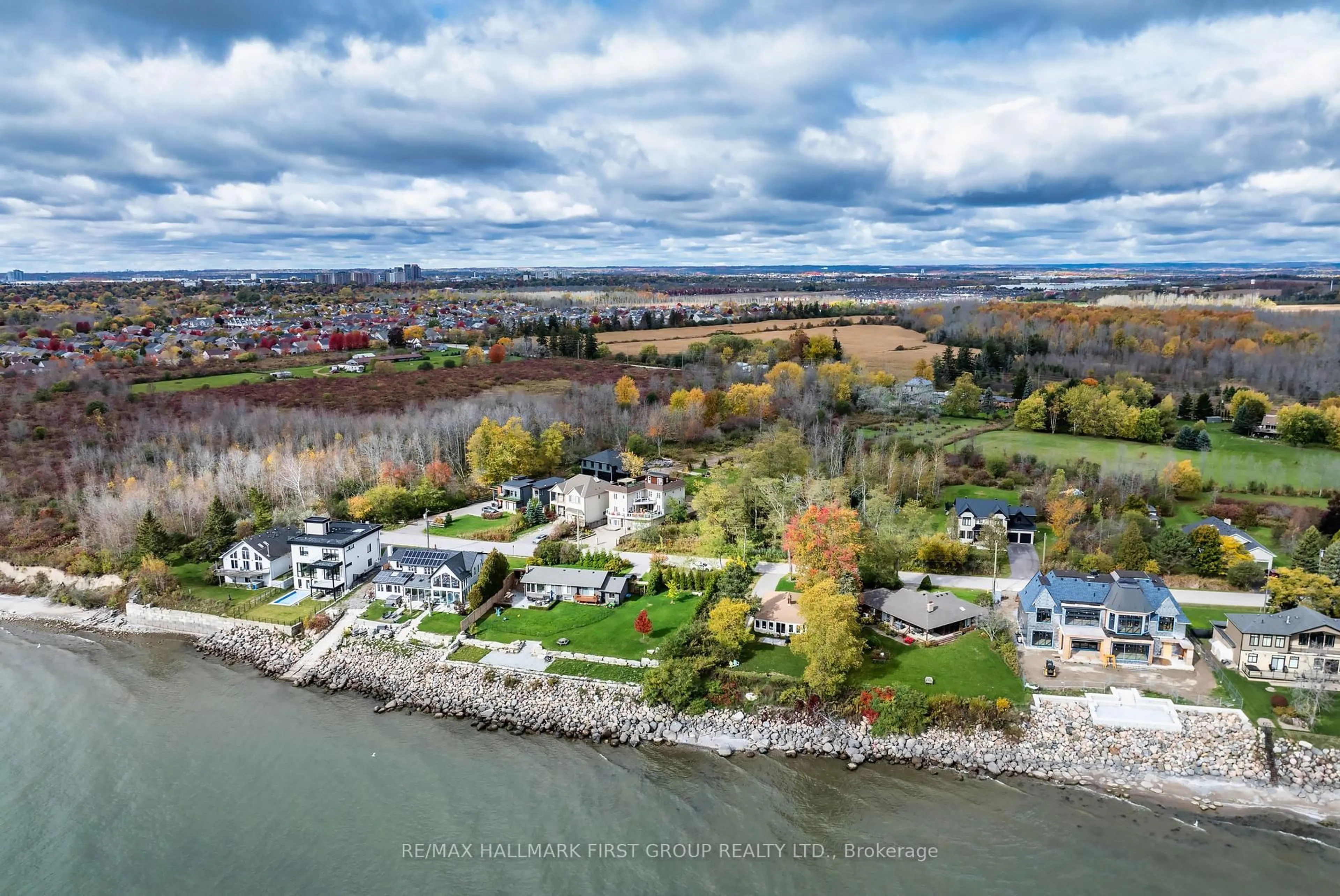 A pic from outside/outdoor area/front of a property/back of a property/a pic from drone, water/lake/river/ocean view for 55 Ontoro Blvd, Ajax Ontario L1Z 1X6