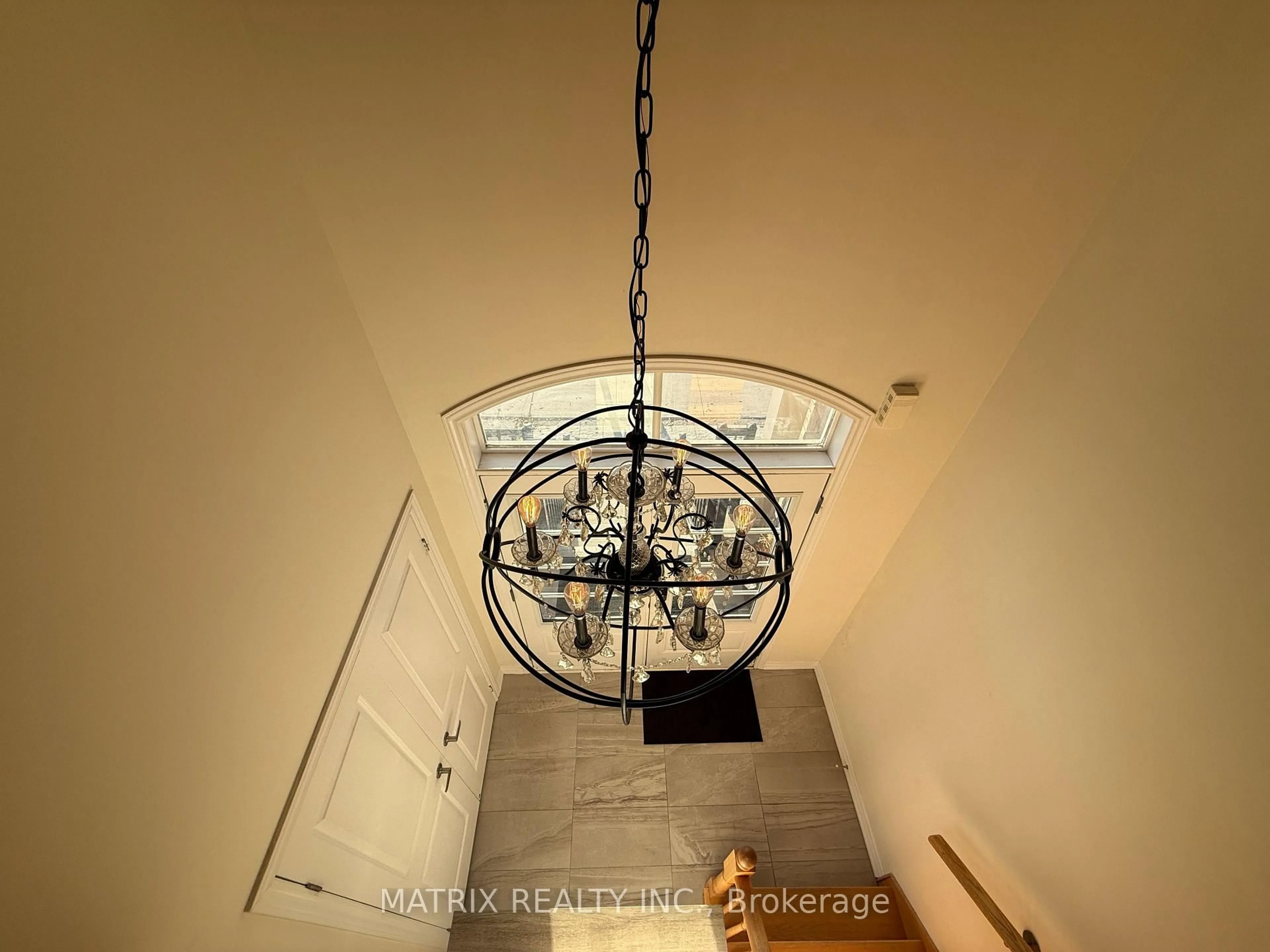 Indoor foyer for 2349 Usman Rd, Pickering Ontario L1X 0E1