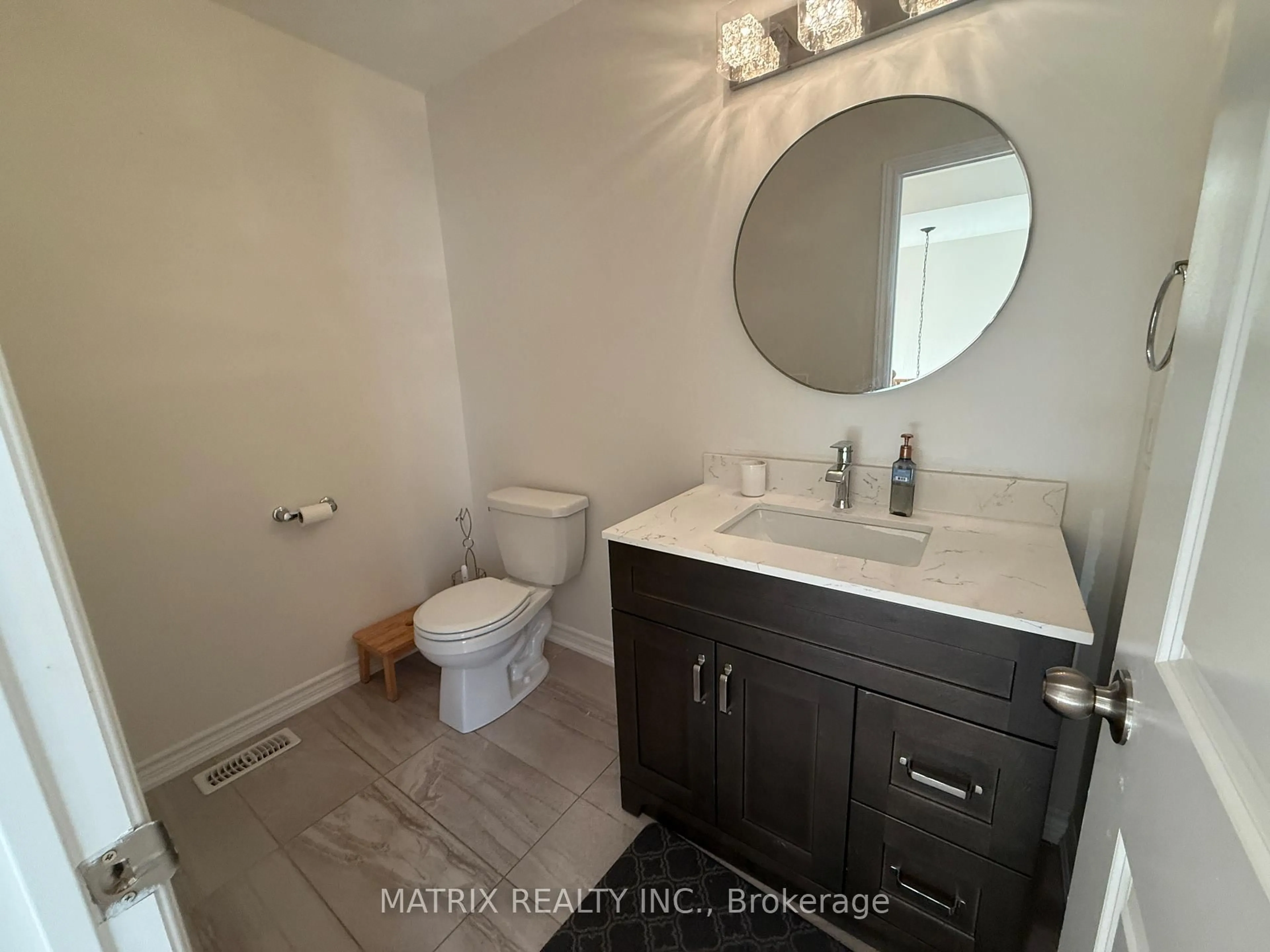 Standard bathroom, ceramic/tile floor for 2349 Usman Rd, Pickering Ontario L1X 0E1