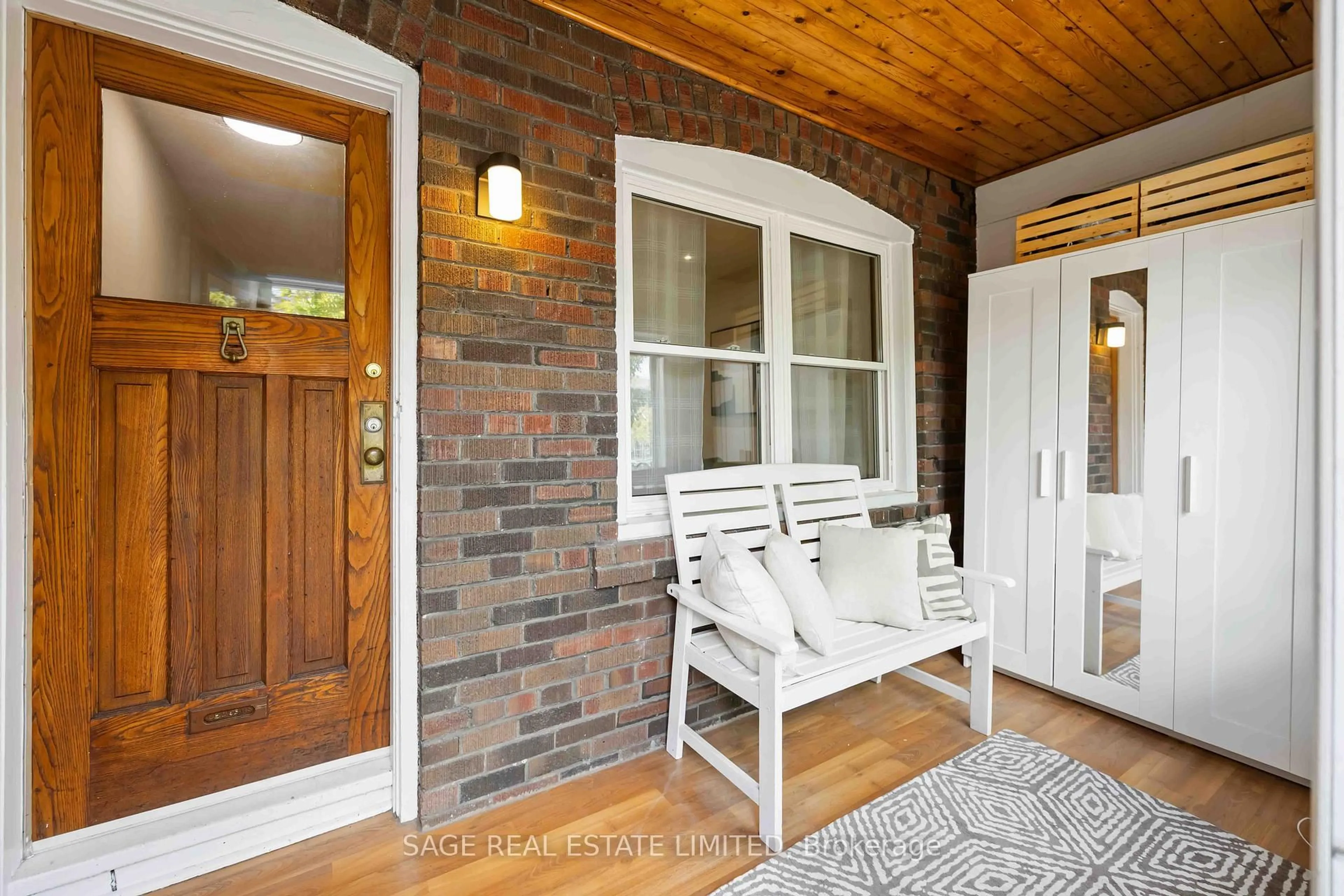 Indoor entryway for 552 Victoria Park Ave, Toronto Ontario M4E 3T5