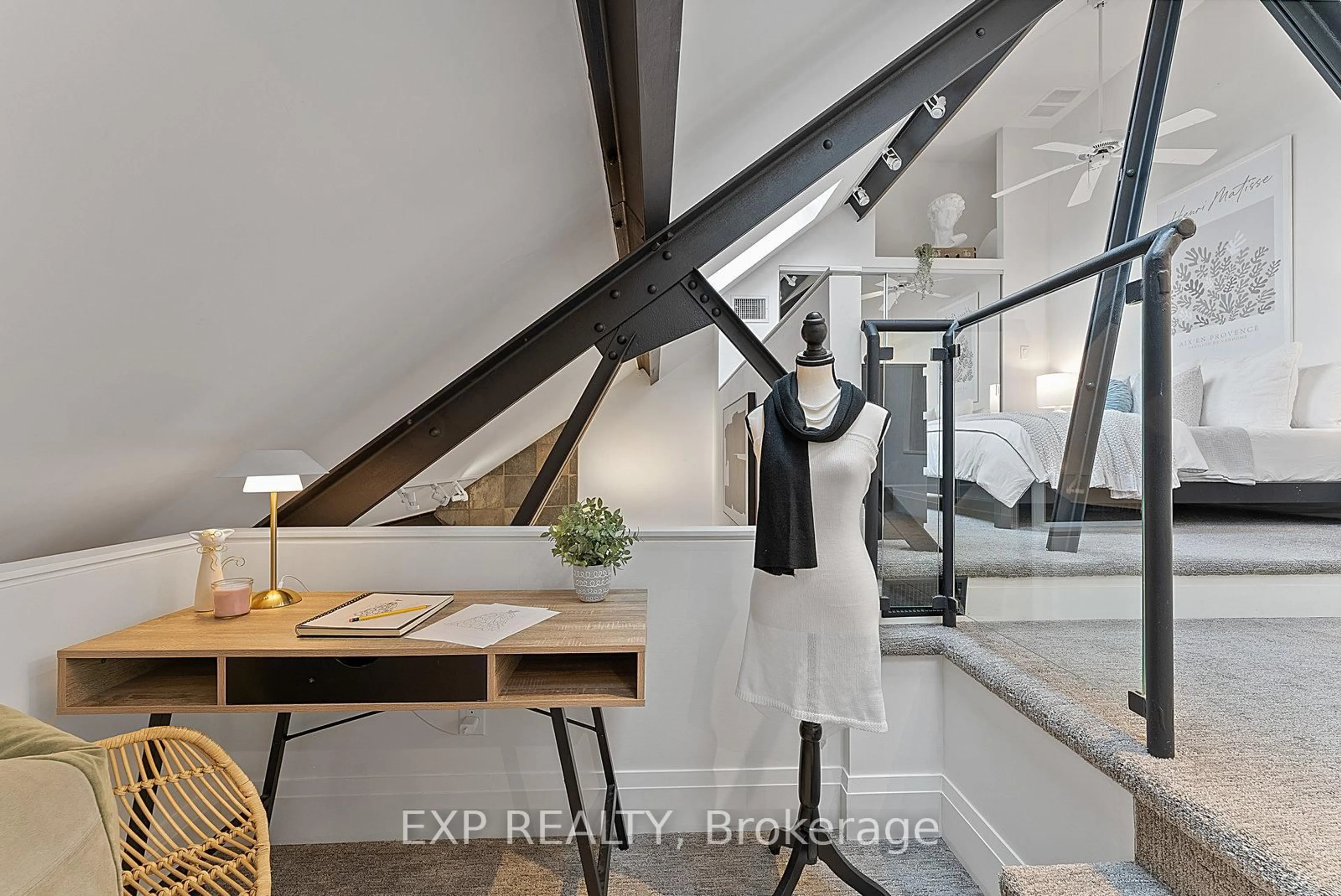 Unknown for 660 Pape Ave #305, Toronto Ontario M4K 3S5