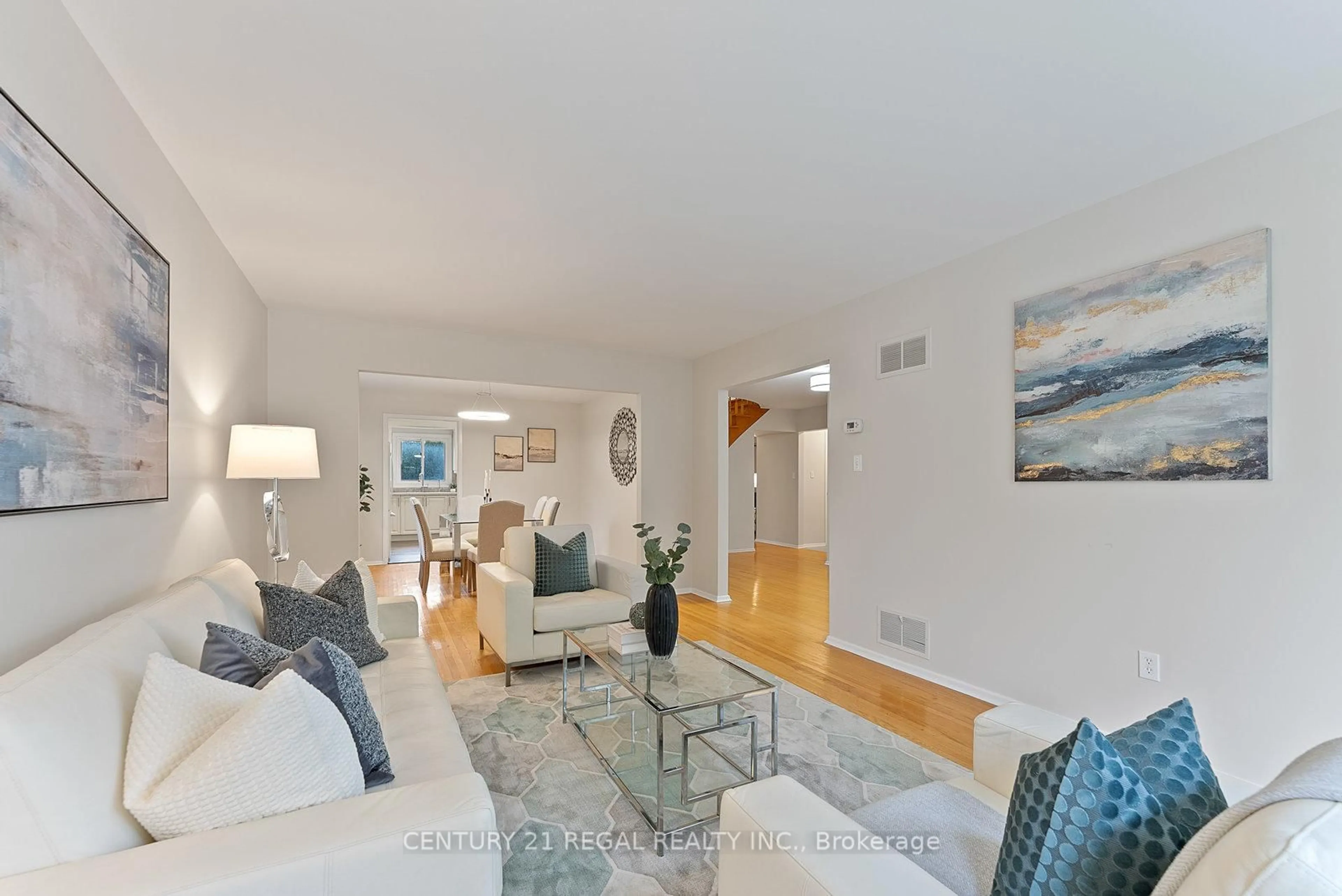 Living room with furniture, unknown for 25 Briarscross Blvd, Toronto Ontario M1S 3K1
