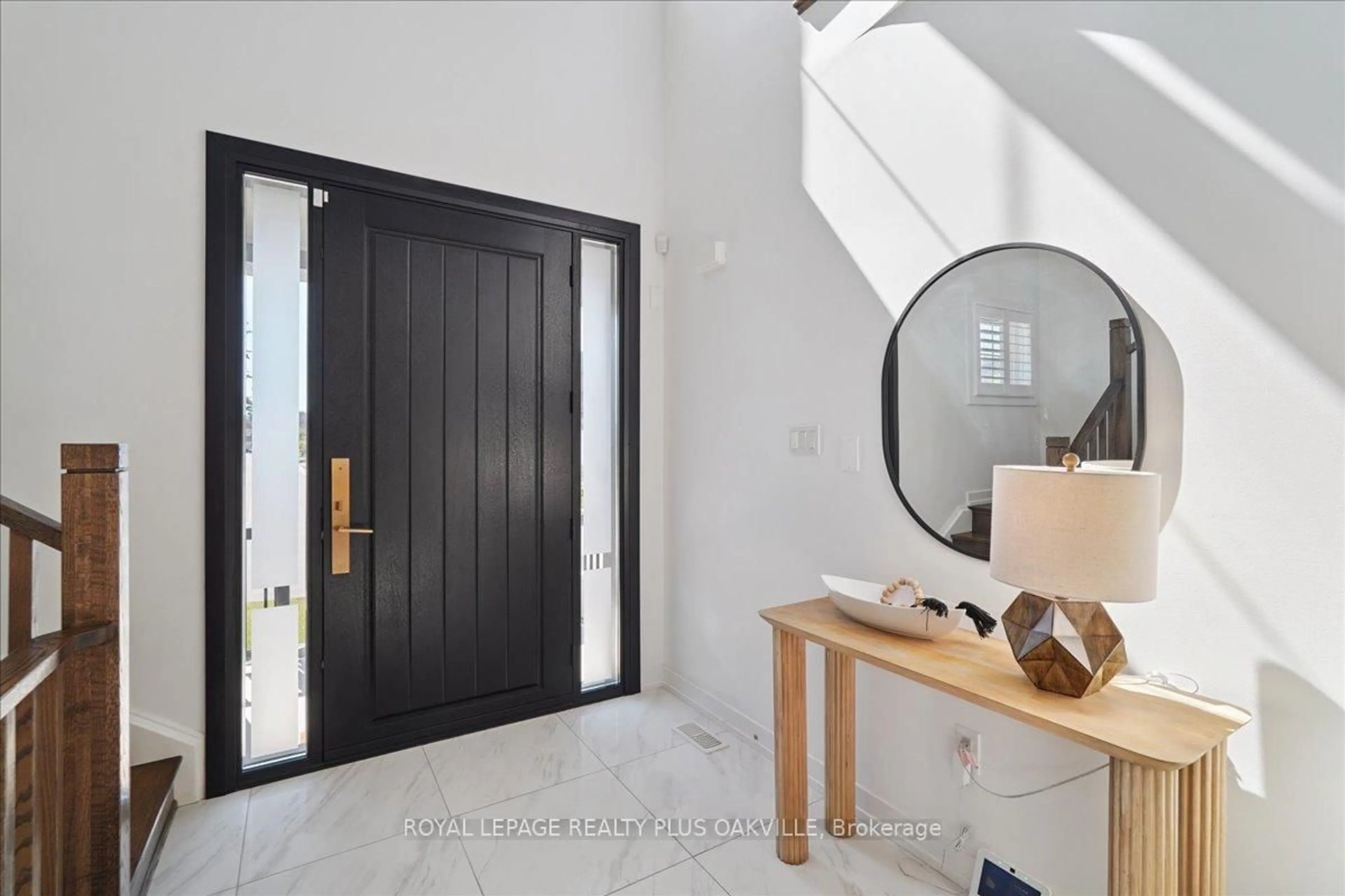 Indoor entryway for 40 Soltys Dr, Whitby Ontario L1P 0J4