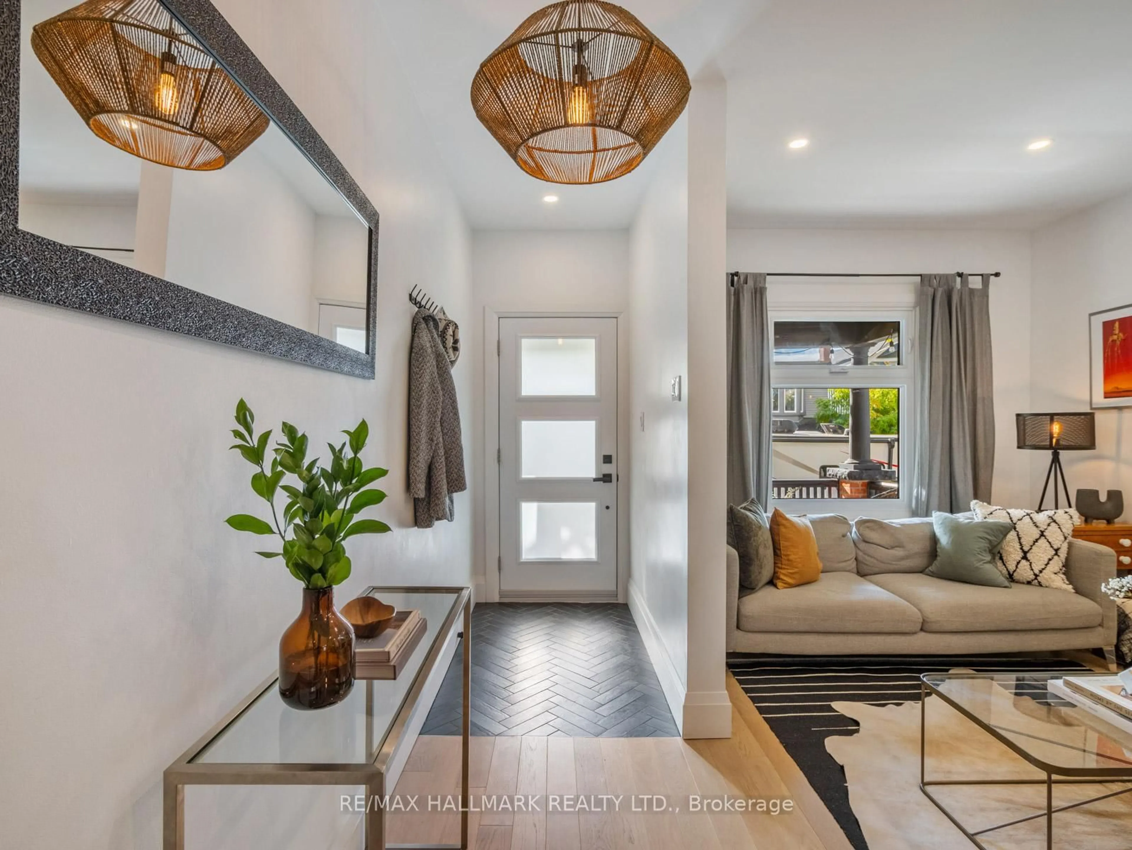 Indoor entryway for 28 Sproat Ave, Toronto Ontario M4M 1W4