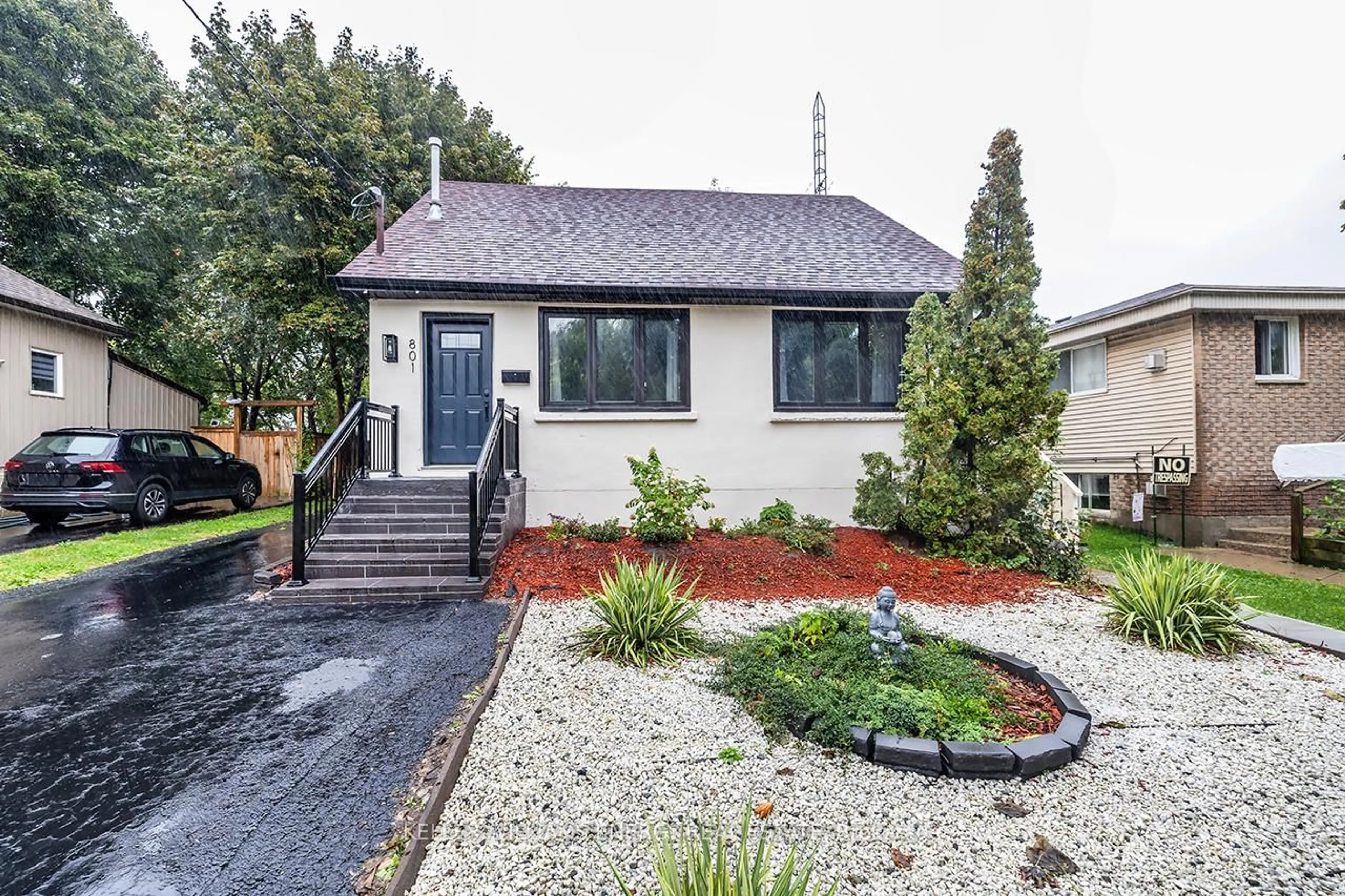 Home with brick exterior material, street for 801 Gordon St, Oshawa Ontario L1H 4V8