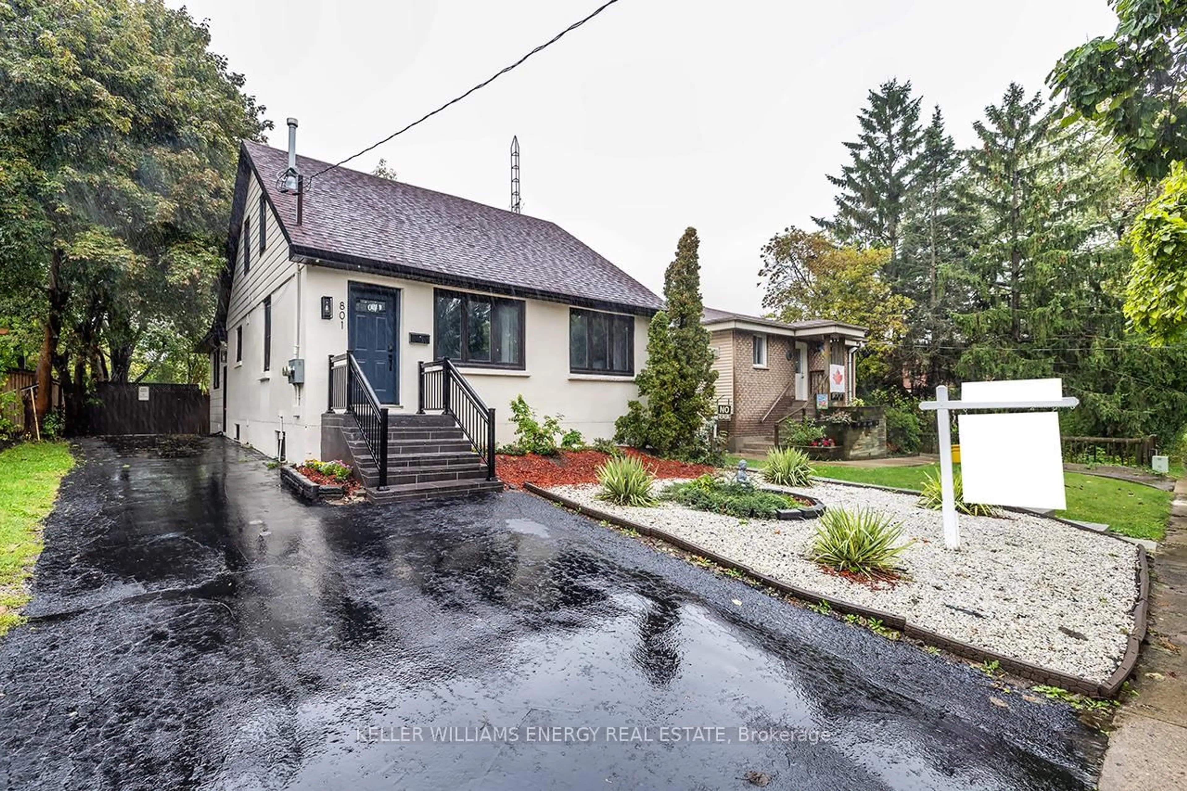 Unknown for 801 Gordon St, Oshawa Ontario L1H 4V8