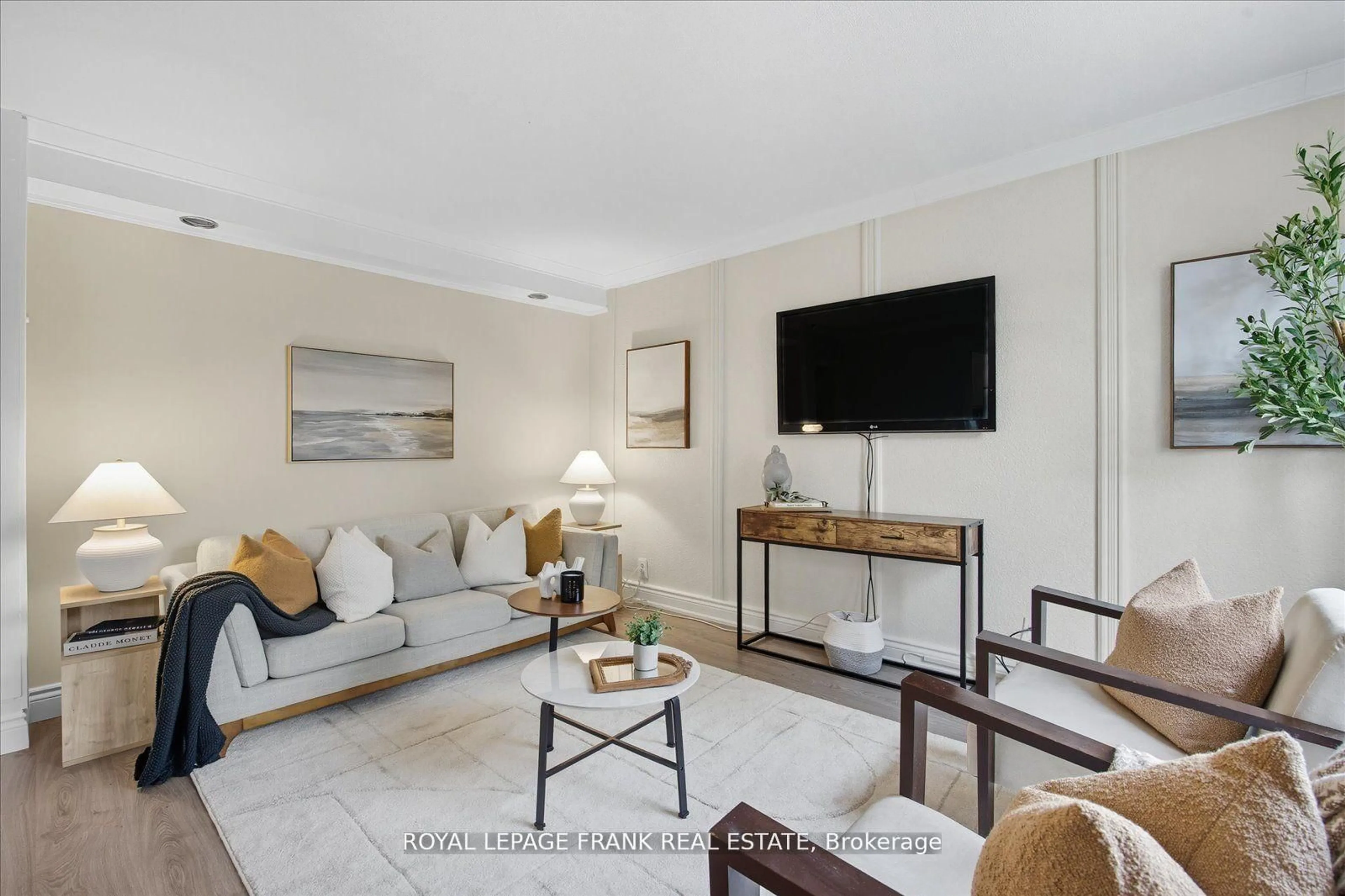 Living room with furniture, unknown for 71 Lasalle Ave, Oshawa Ontario L1H 5Y3