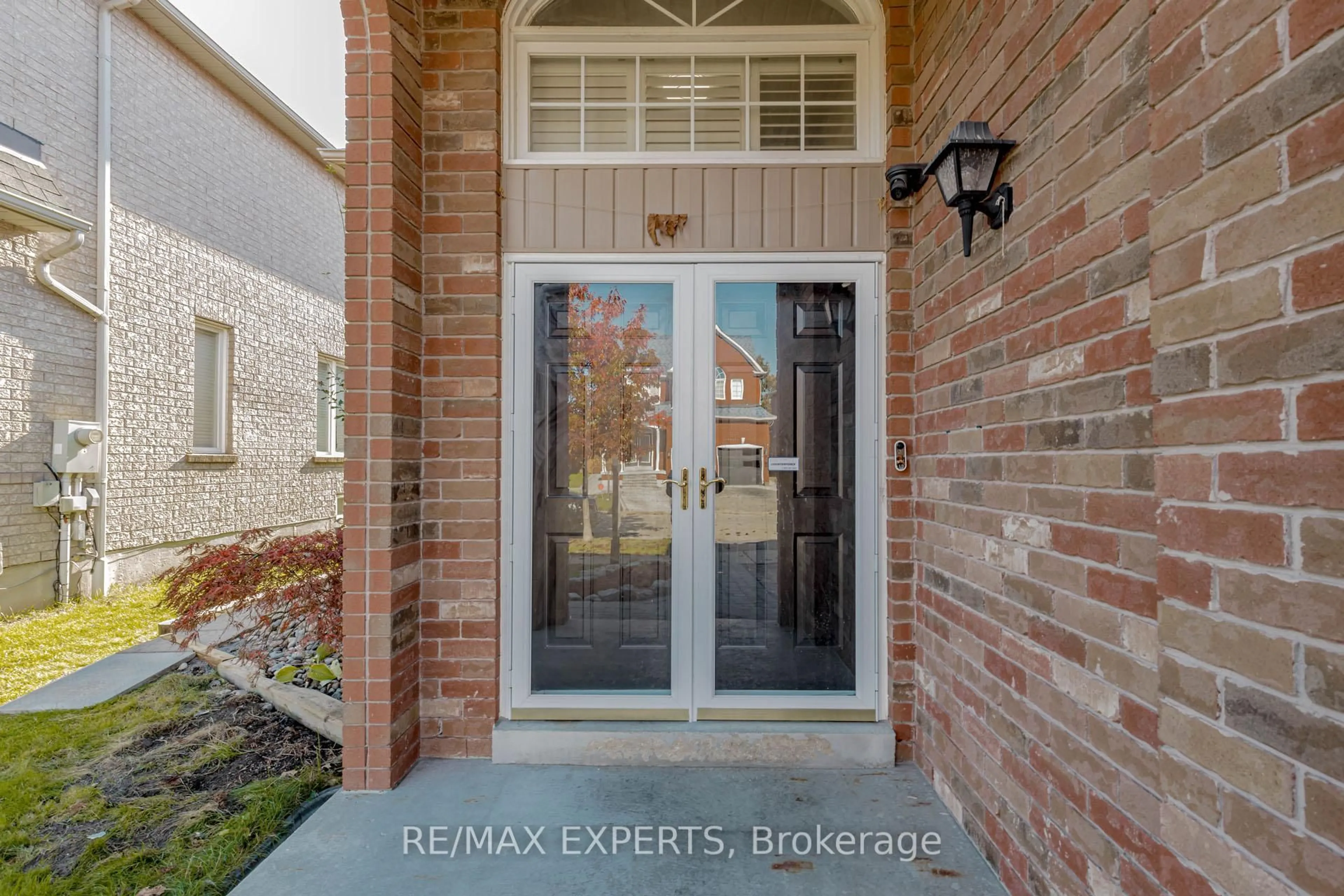Indoor entryway for 5 Temple West Cres, Ajax Ontario L1T 4J5