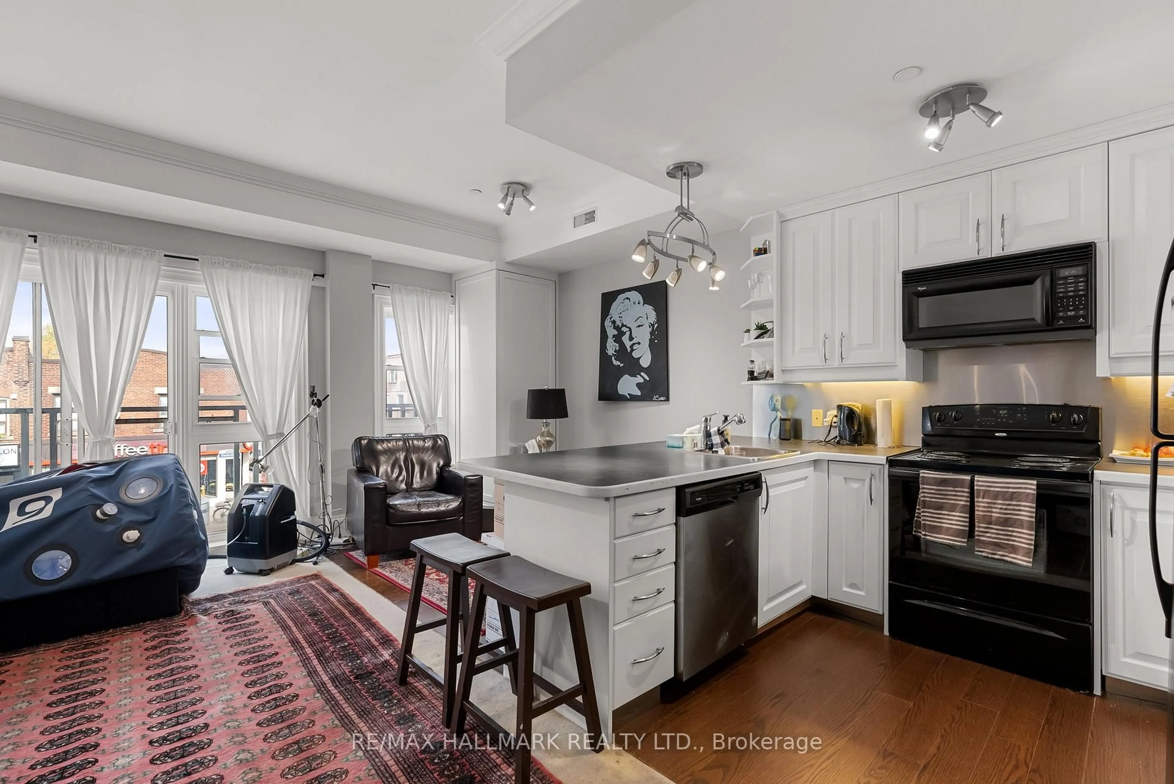 Open concept kitchen, unknown for 2151 Danforth Ave, Toronto Ontario M4C 1K2