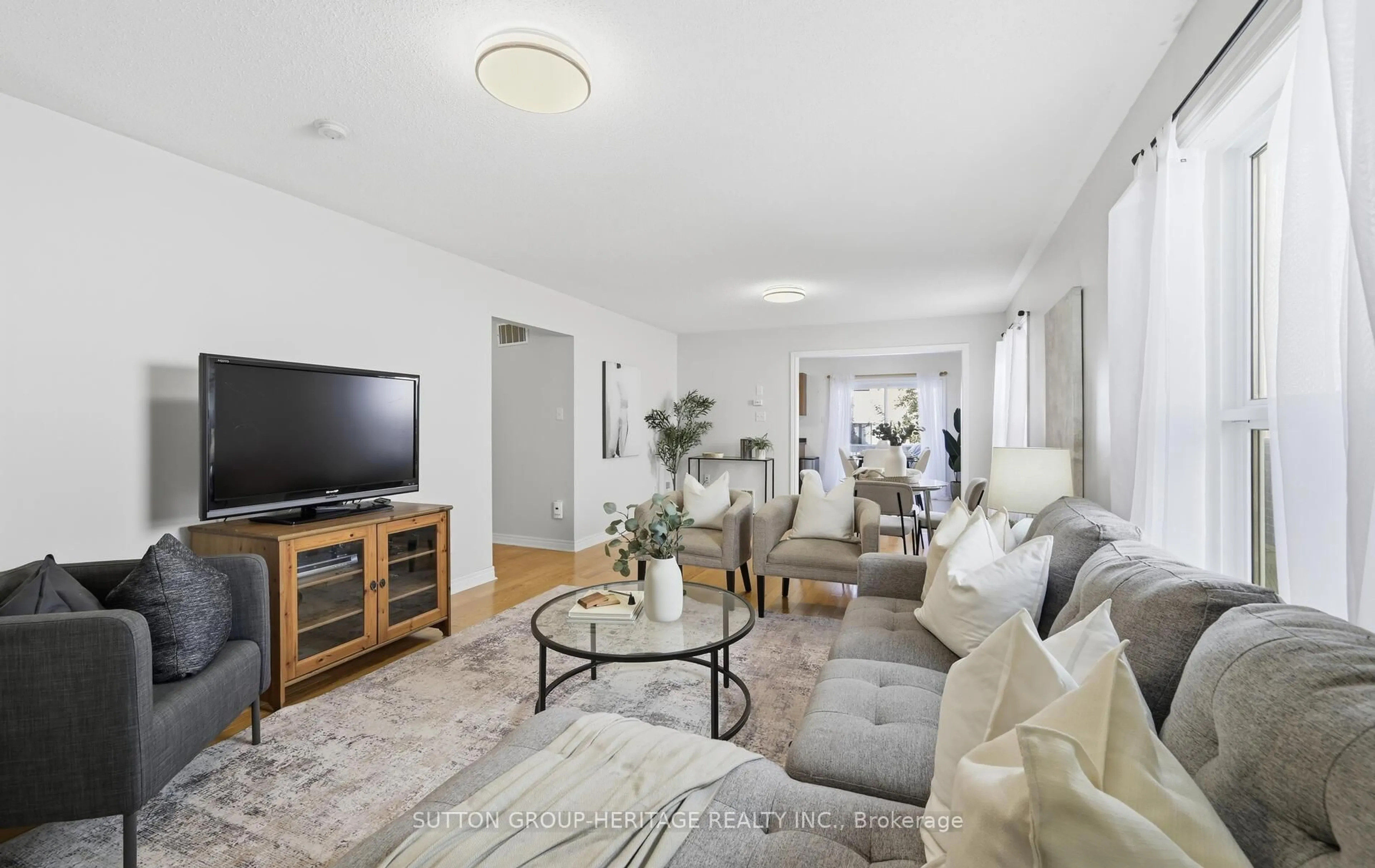 Living room with furniture, unknown for 141 Dadson Dr, Clarington Ontario L1C 5M7