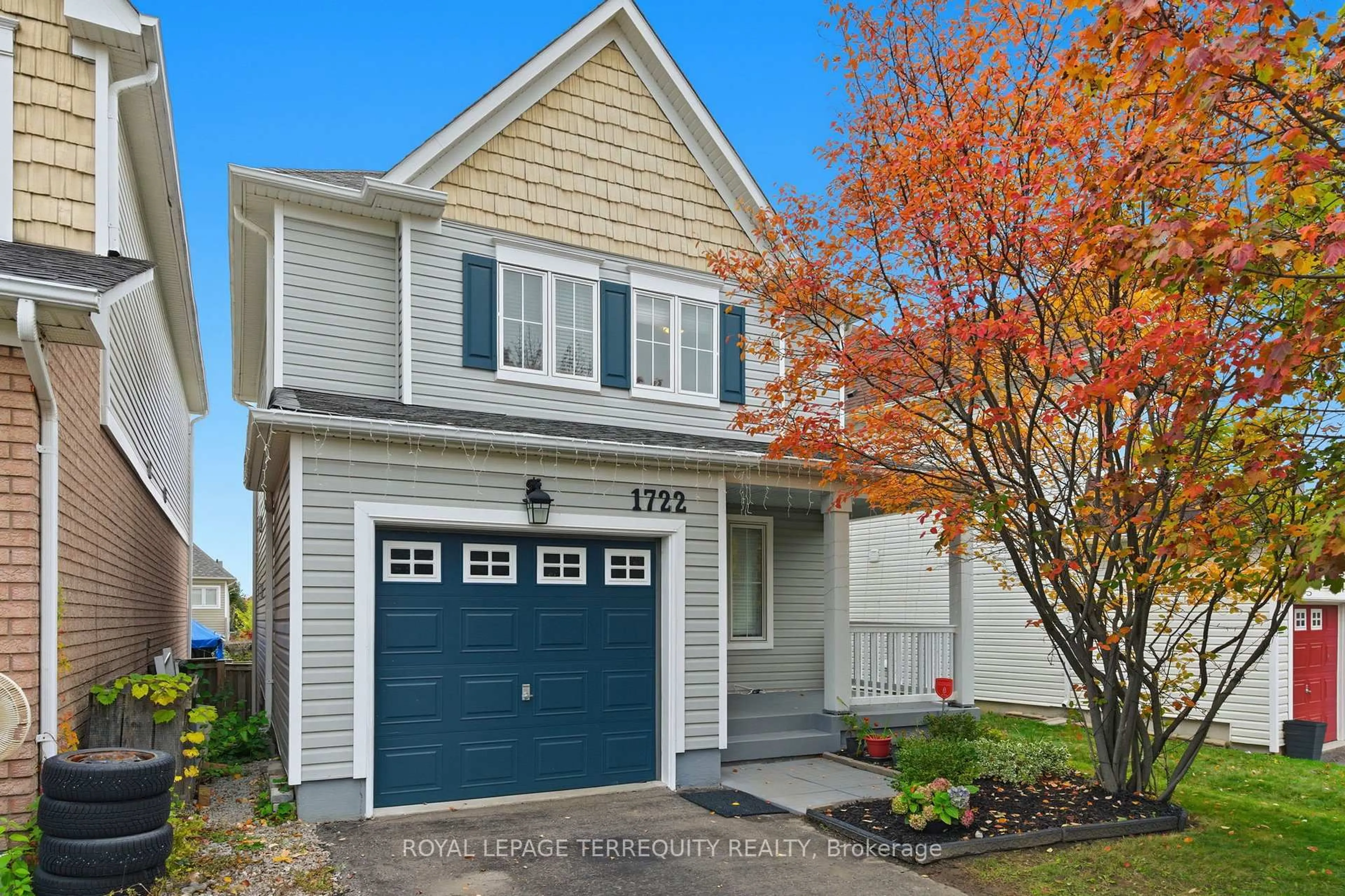 Home with vinyl exterior material, street for 1722 Yardley St, Oshawa Ontario L1K 0B4