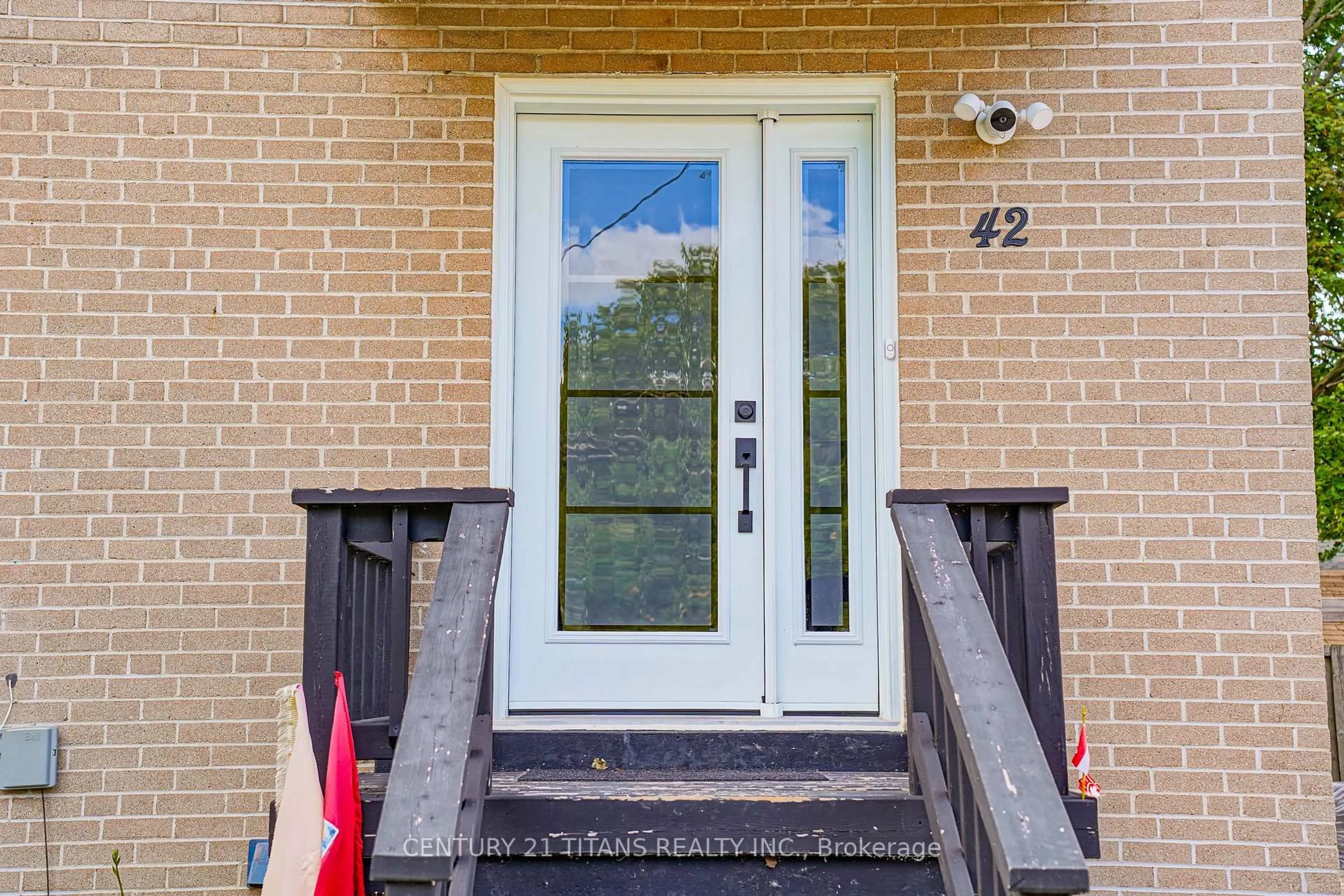 Indoor entryway for 42 Pixley Cres, Toronto Ontario M1E 3G6