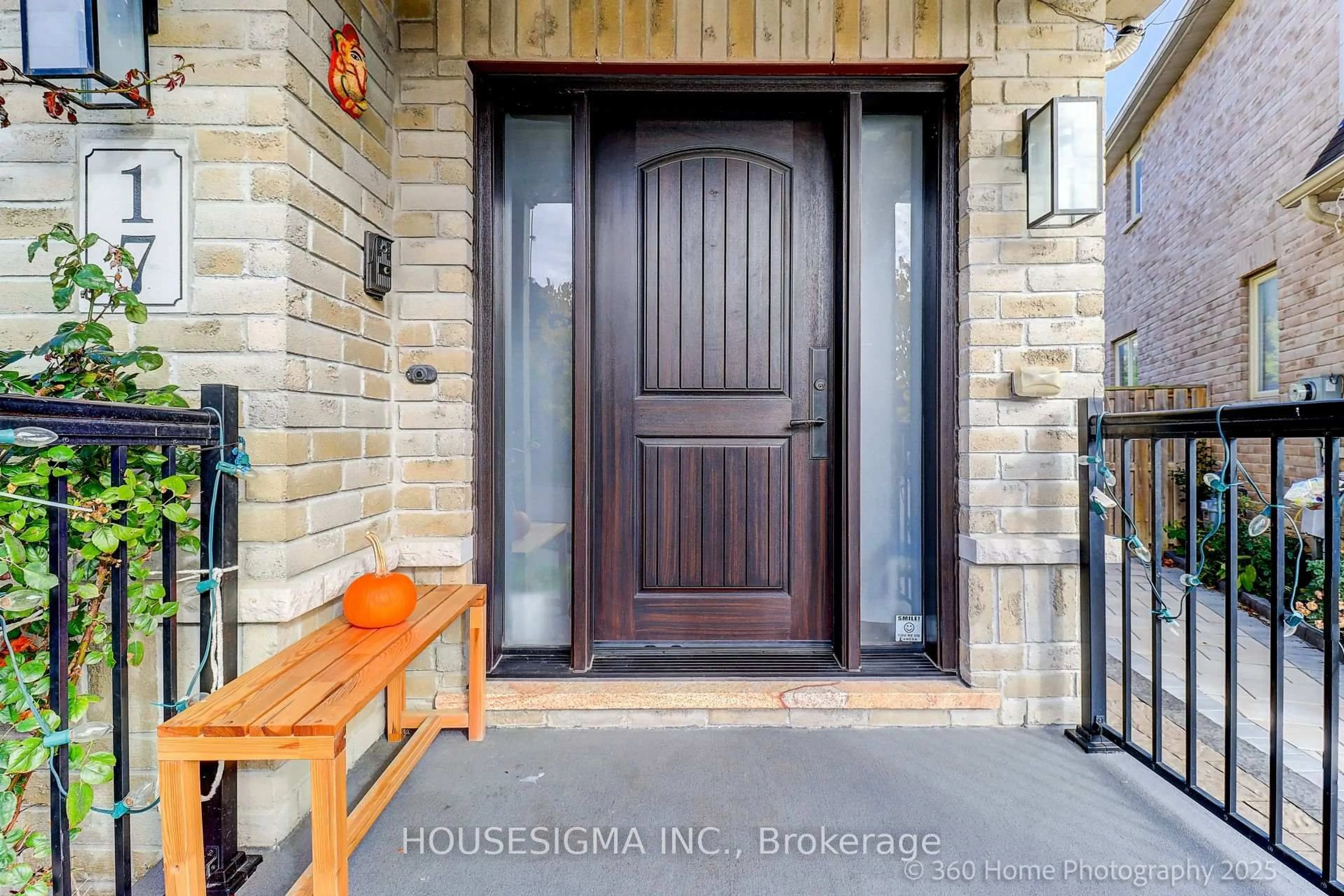 Indoor entryway for 17 Mchugh Rd, Ajax Ontario L1Z 0M8