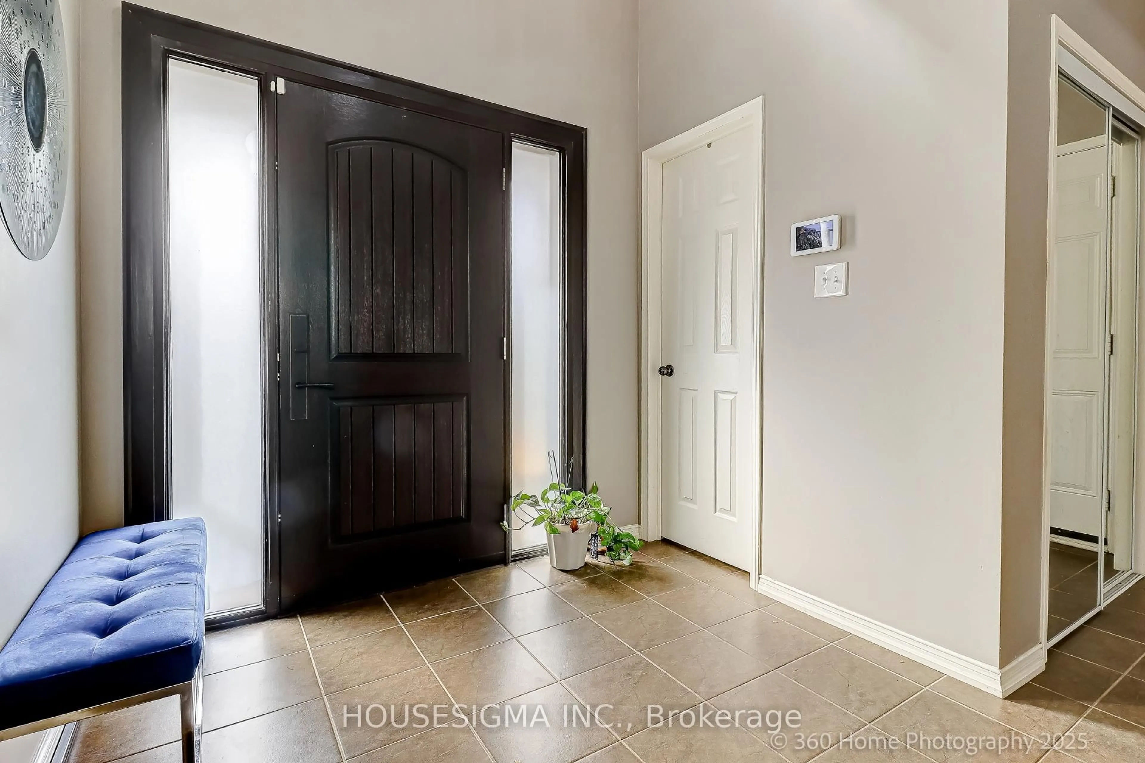 Indoor entryway for 17 Mchugh Rd, Ajax Ontario L1Z 0M8