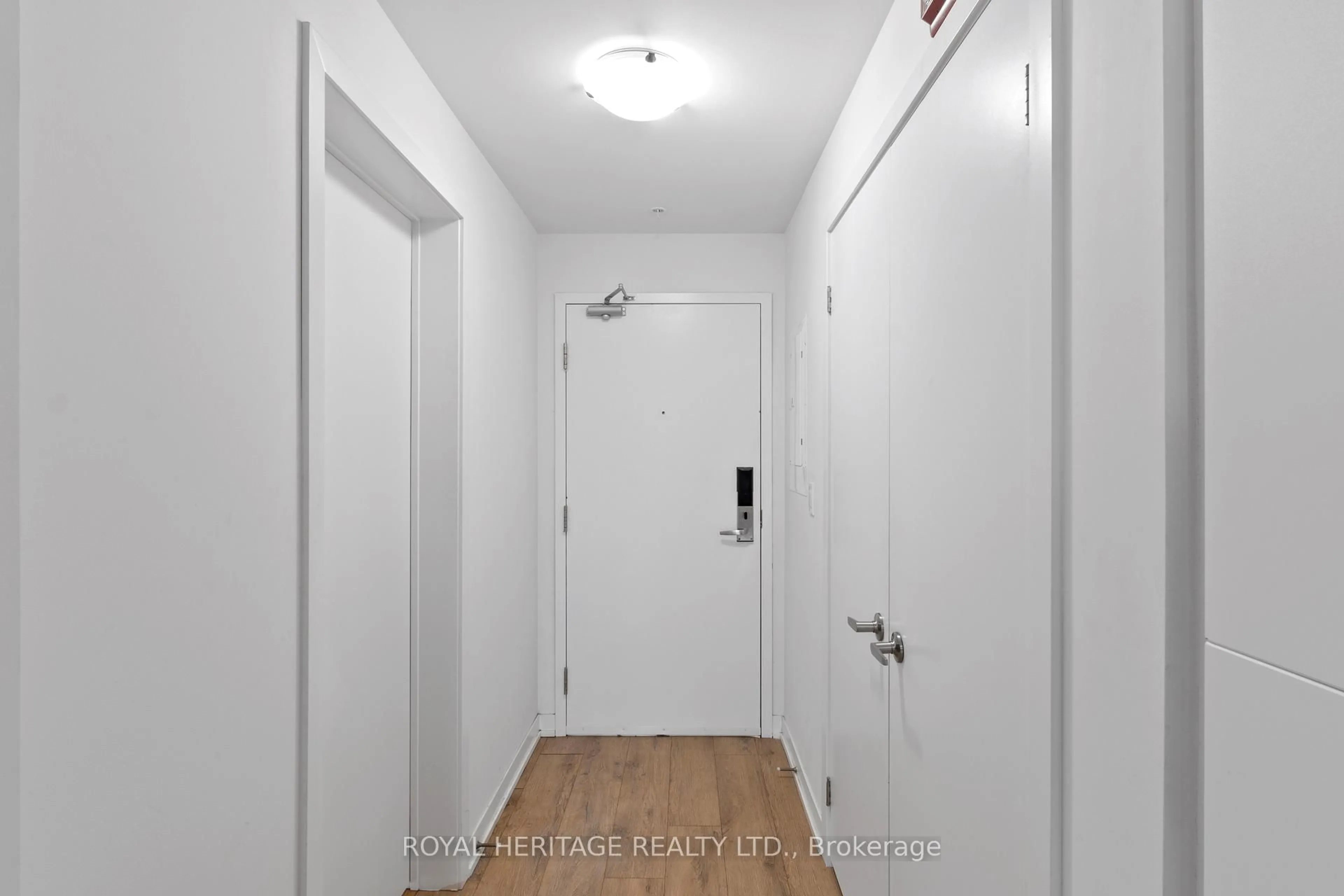 Indoor entryway for 1800 Simcoe St #307, Oshawa Ontario L1G 0C2