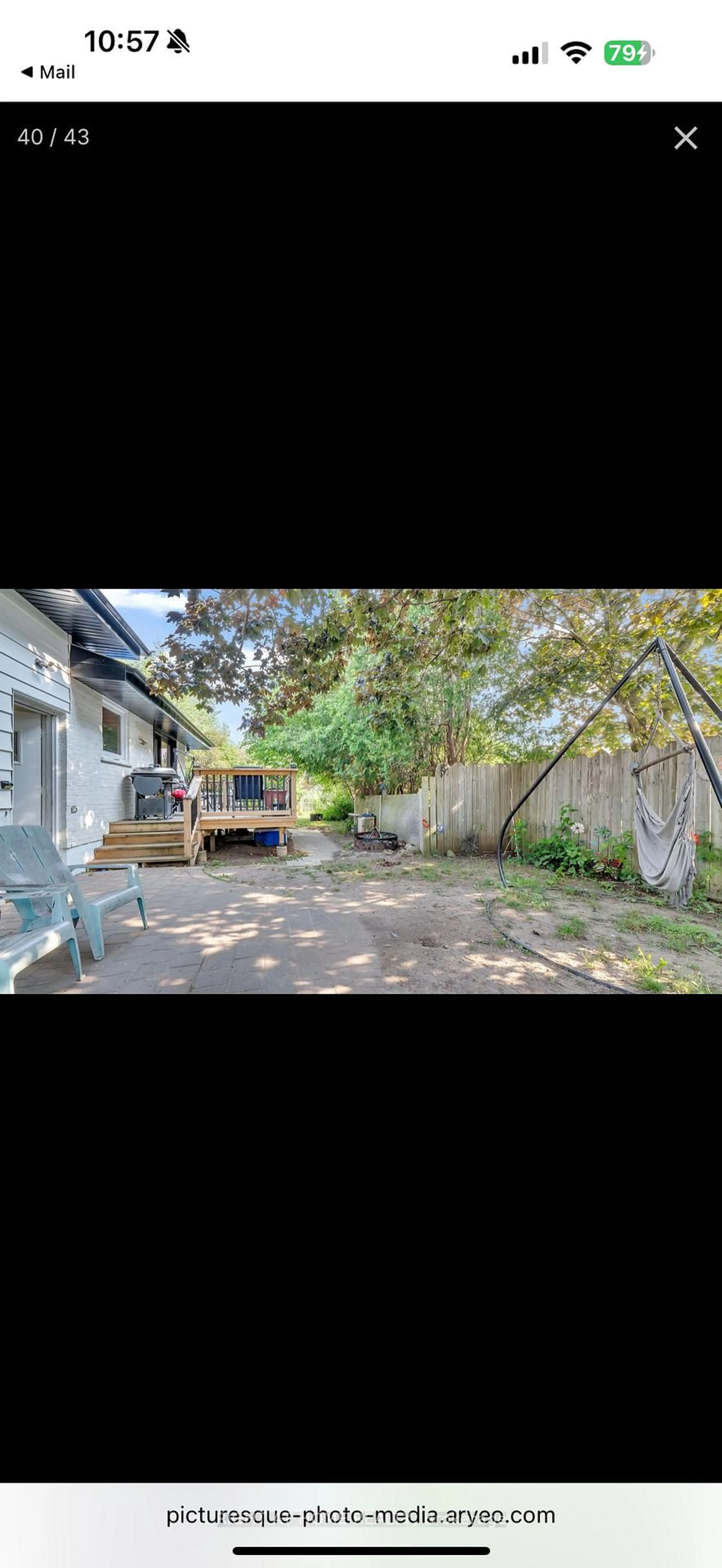 Patio, street for 20 Cardiff Crt, Whitby Ontario L1N 5N9