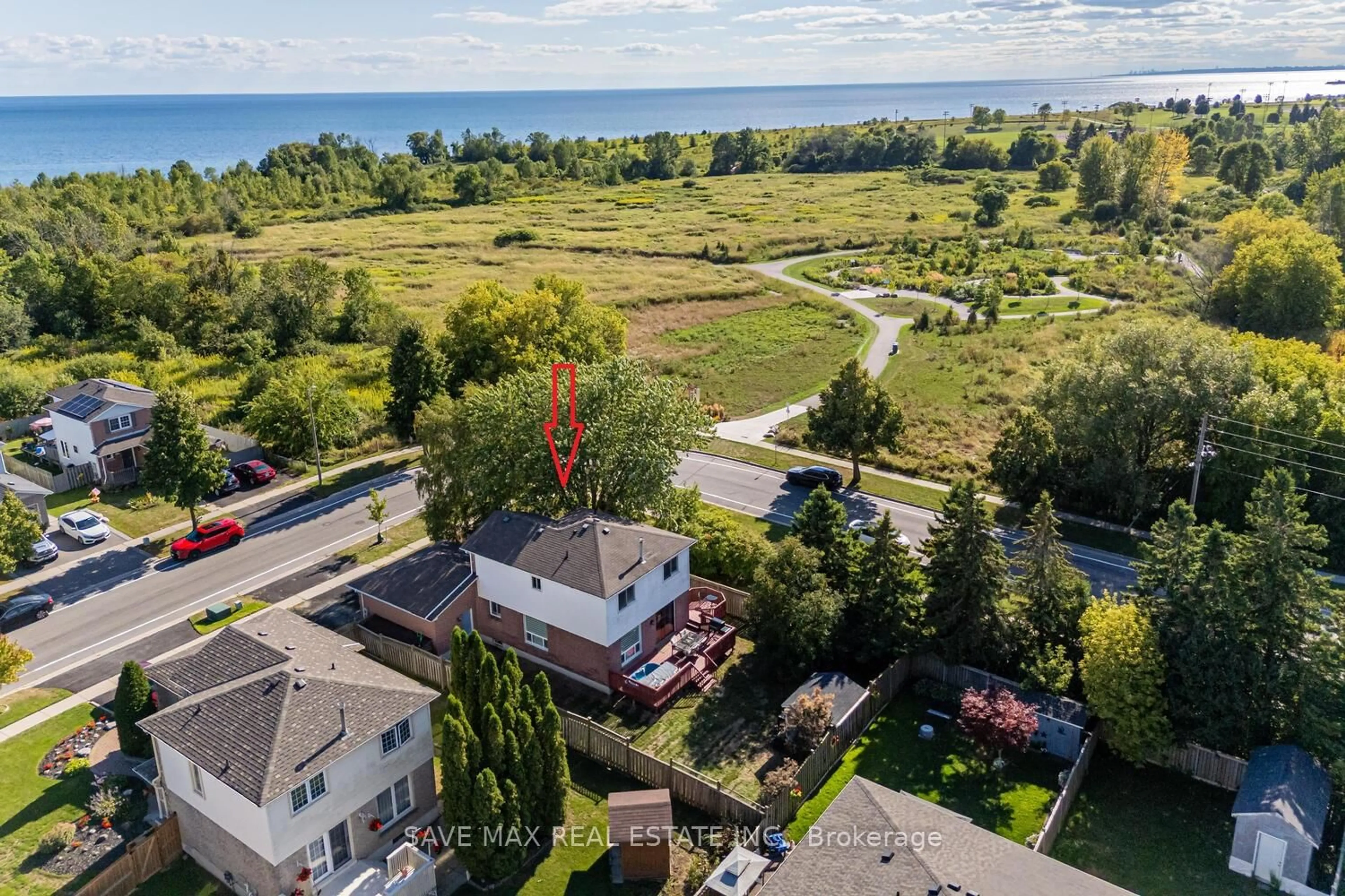 A pic from outside/outdoor area/front of a property/back of a property/a pic from drone, water/lake/river/ocean view for 1058 Renaissance Dr, Oshawa Ontario L1J 8A8