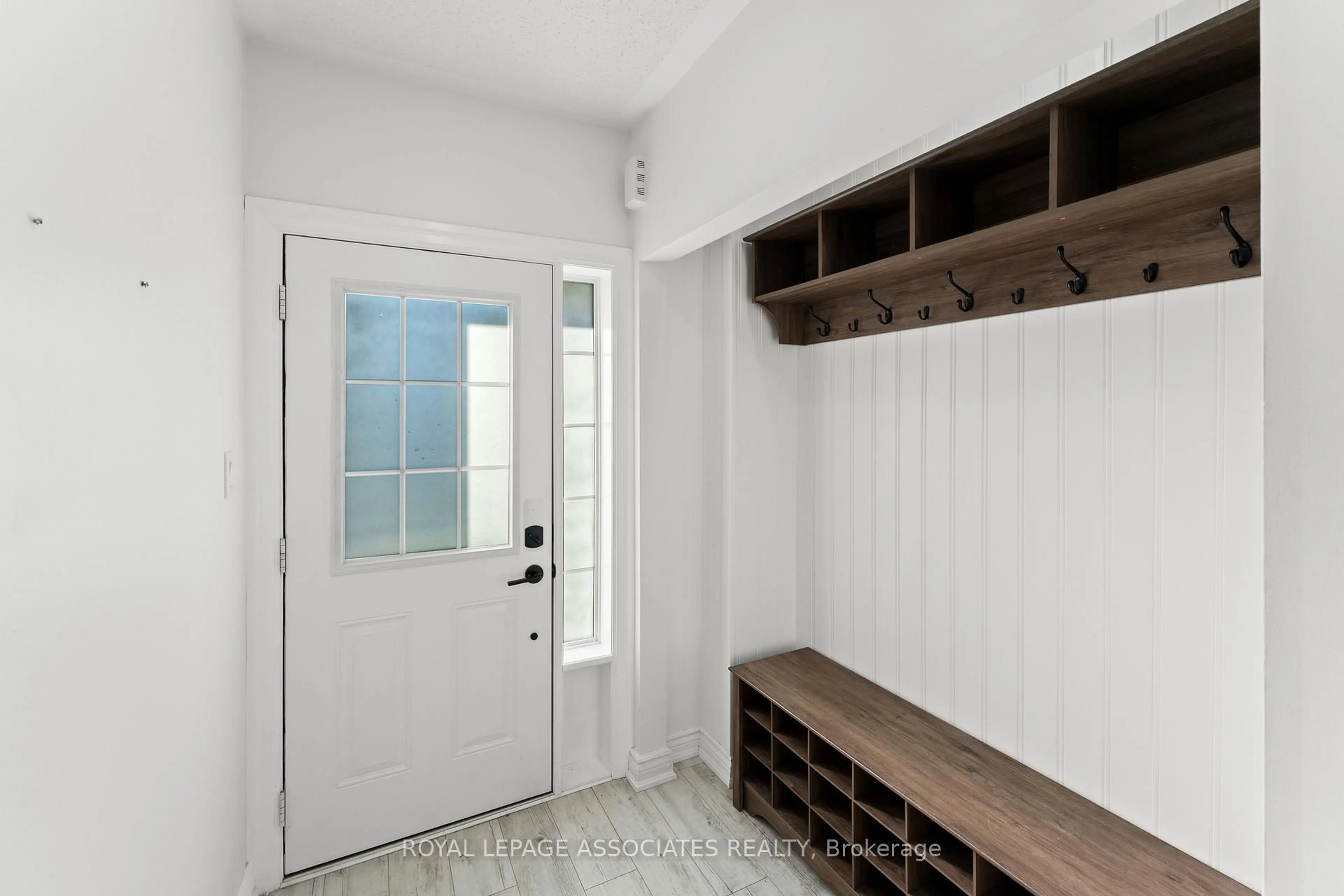 Indoor entryway for 1156 Edward Bolton Cres, Oshawa Ontario L1K 0T7