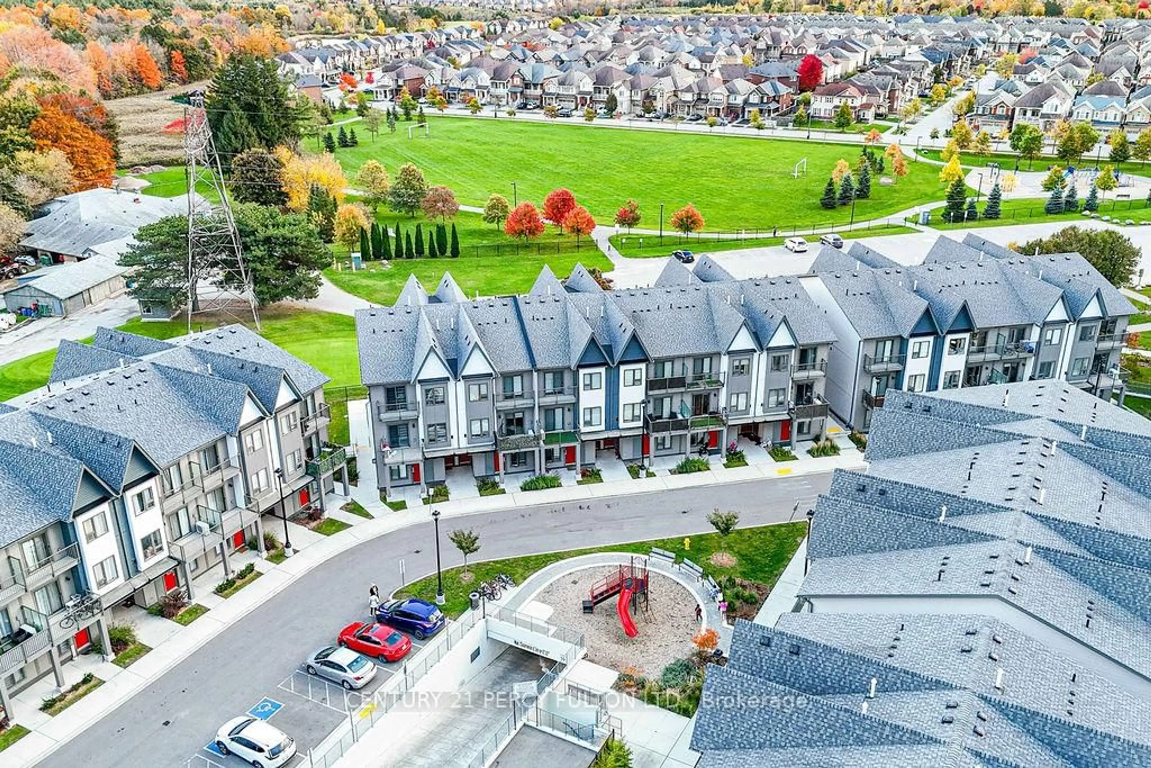 A pic from outside/outdoor area/front of a property/back of a property/a pic from drone, mountain view for 2635 William Jackson Dr #702, Pickering Ontario L1X 0L4