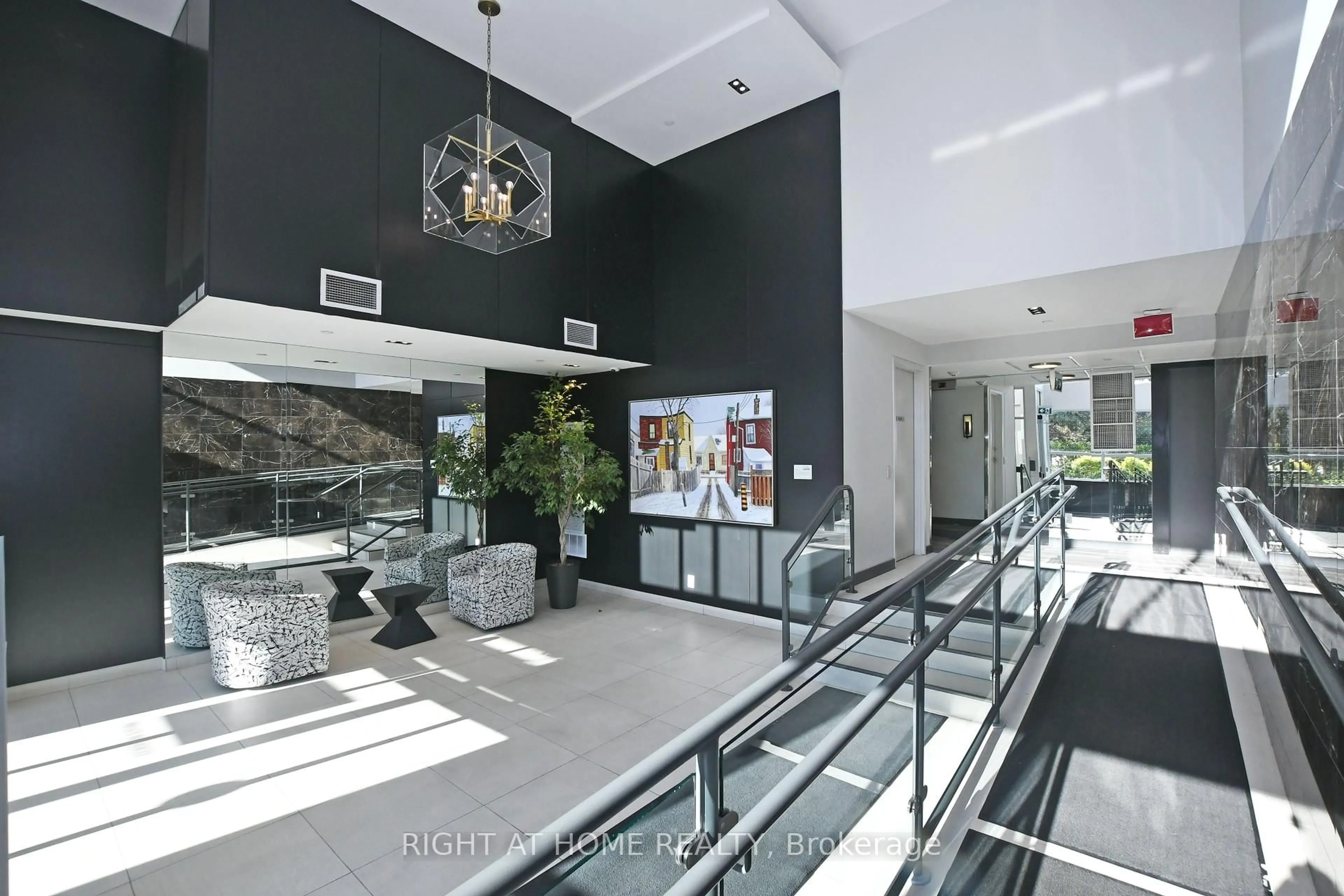 Indoor foyer for 1350 Kingston Rd #Th03, Toronto Ontario M1N 0B7