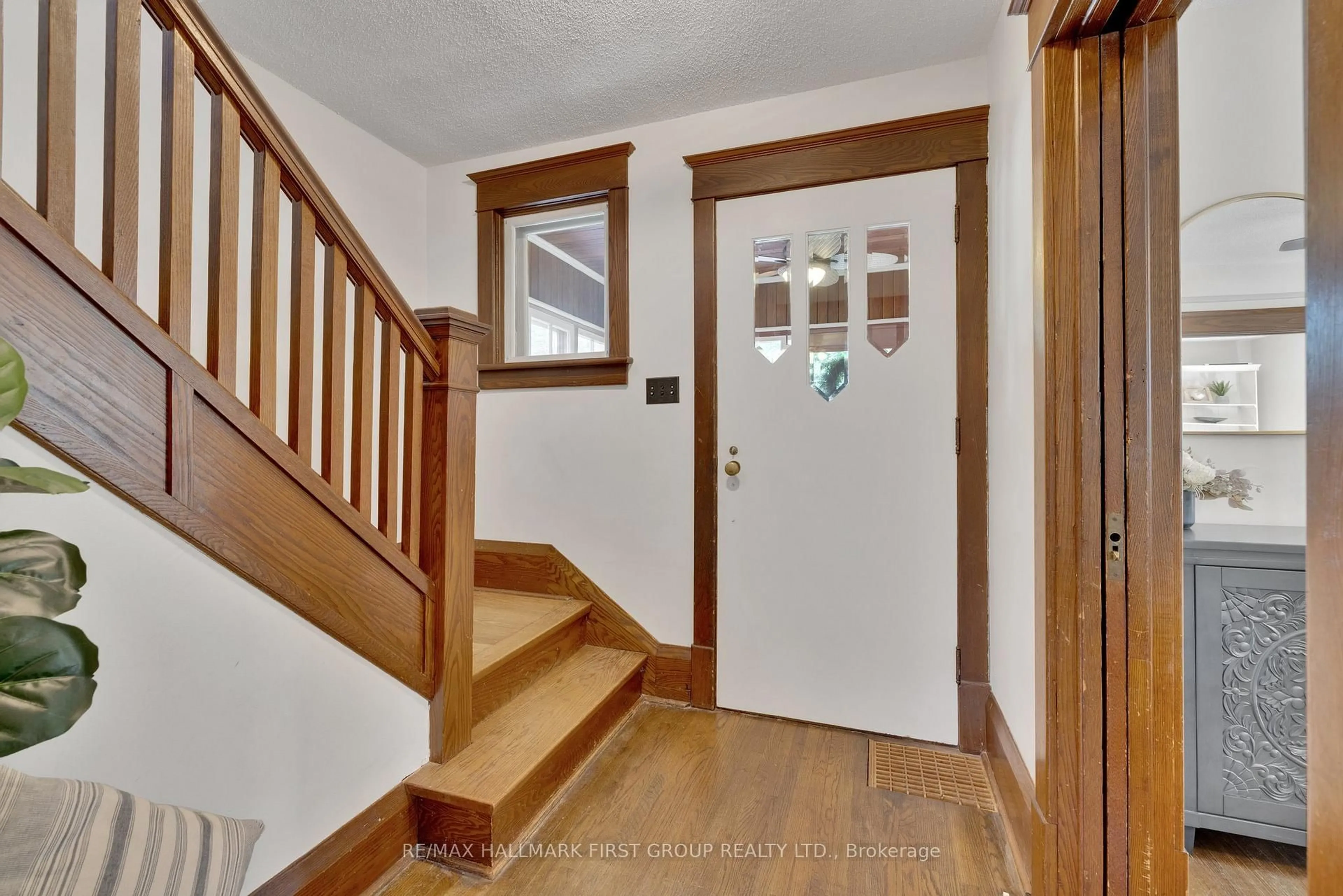 Unknown for 456 Mary St, Oshawa Ontario L1G 5E3