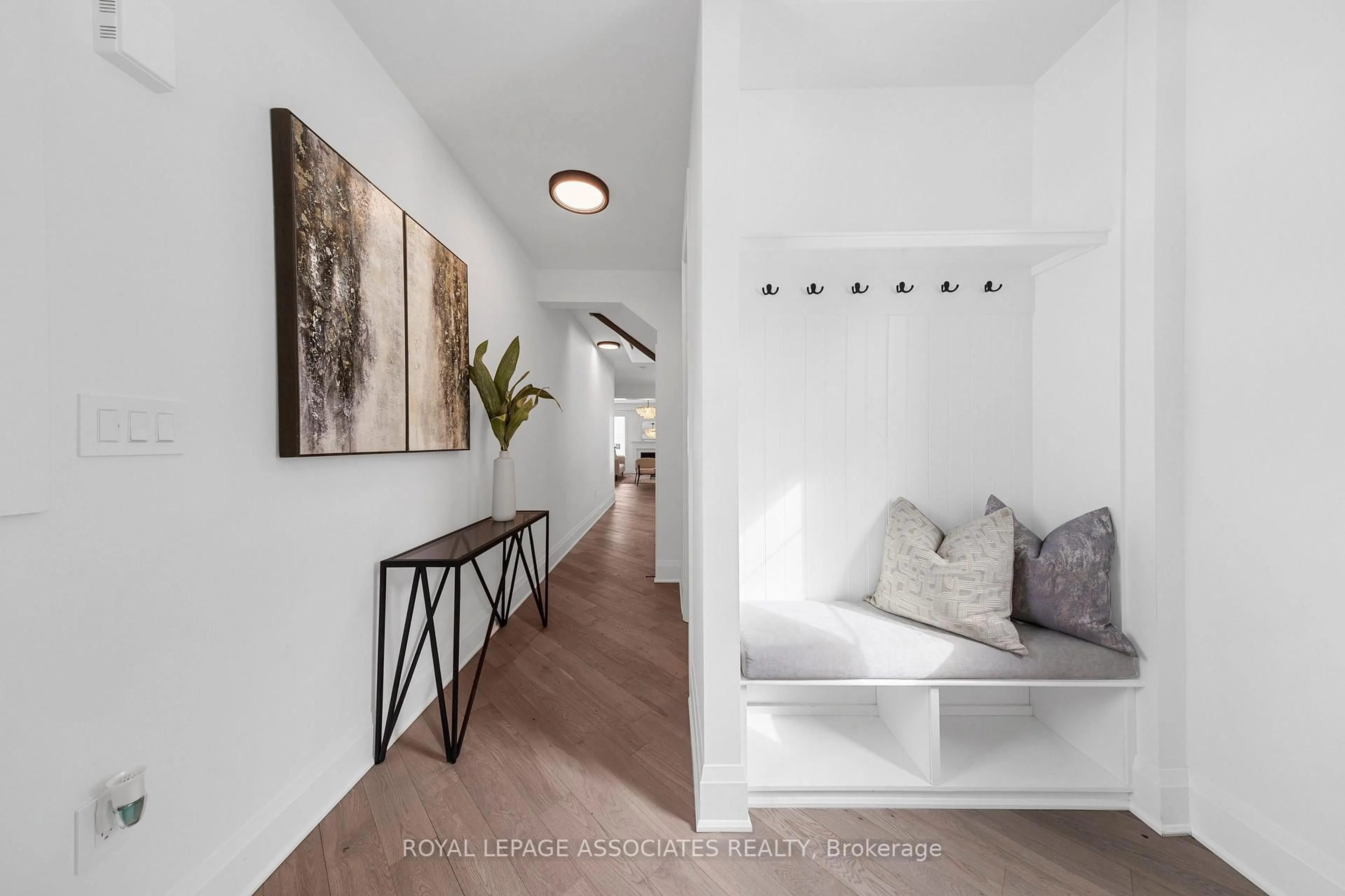 Indoor entryway for 3089 Paperbirch Tr, Pickering Ontario L1X 0N9