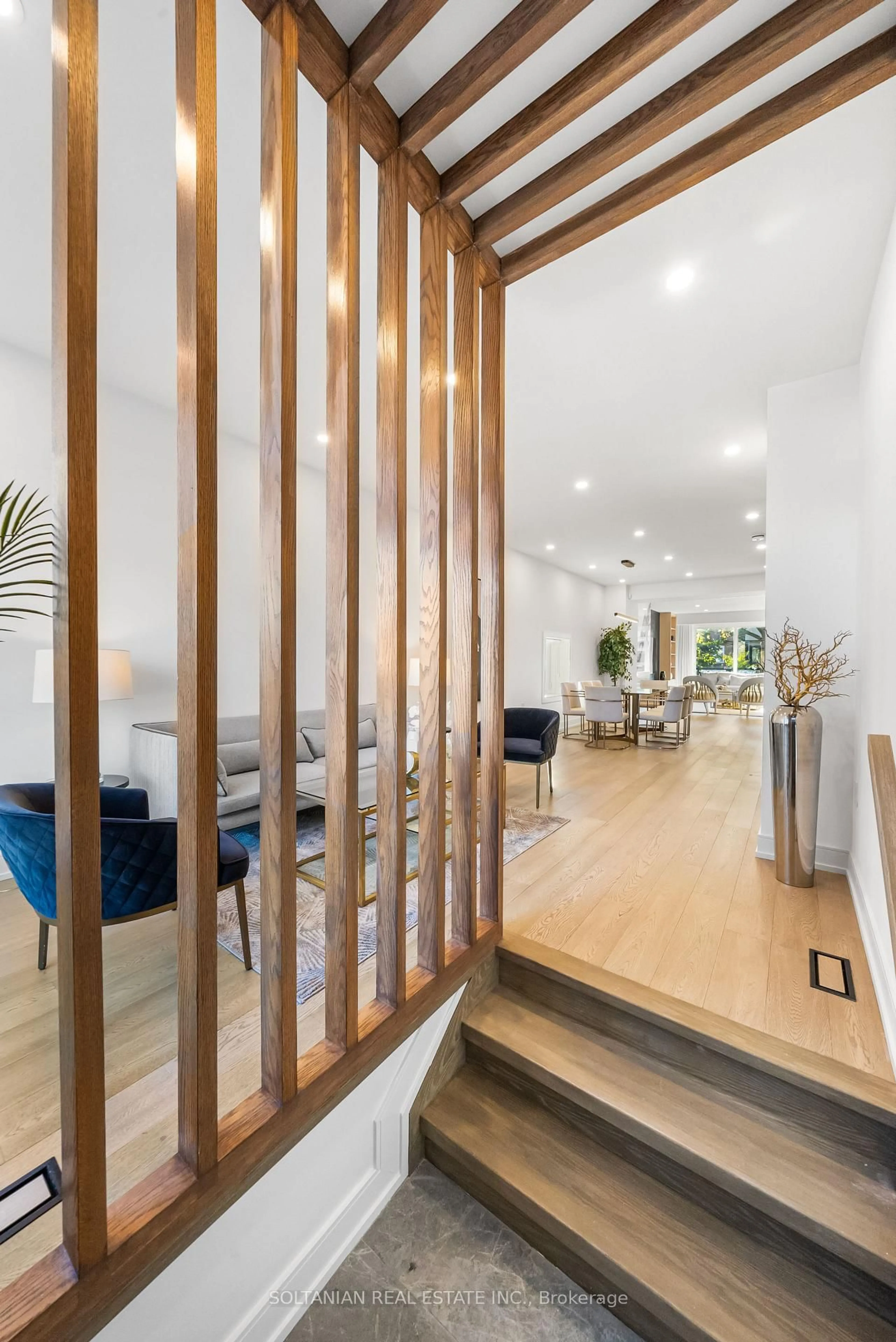 Indoor entryway for 62 Inwood Ave, Toronto Ontario M4J 3Y5