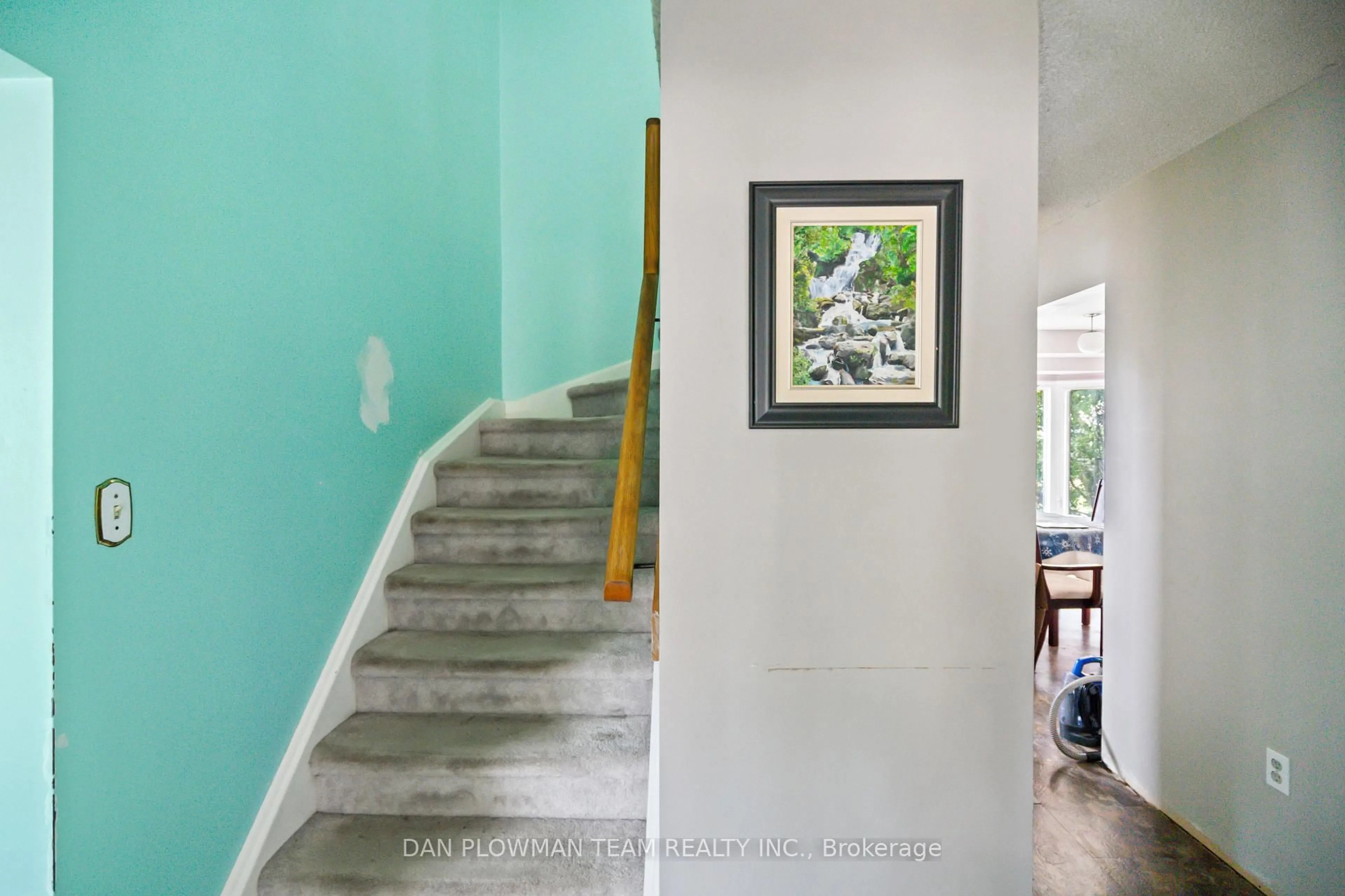 Unknown for 84 Long Dr, Whitby Ontario L1N 8E7