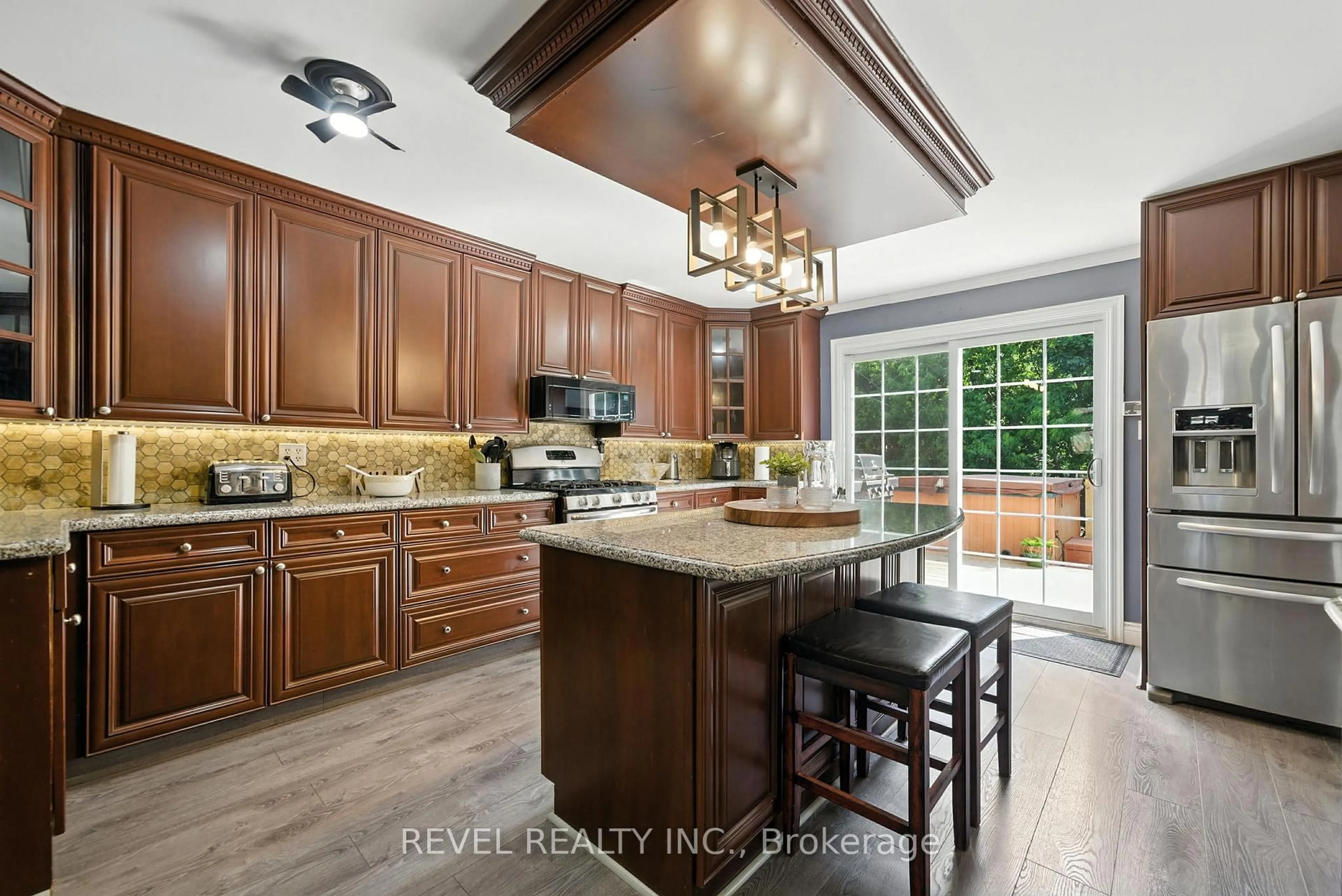 Open concept kitchen, ceramic/tile floor for 57 Rosehill Blvd, Oshawa Ontario L1J 5G6