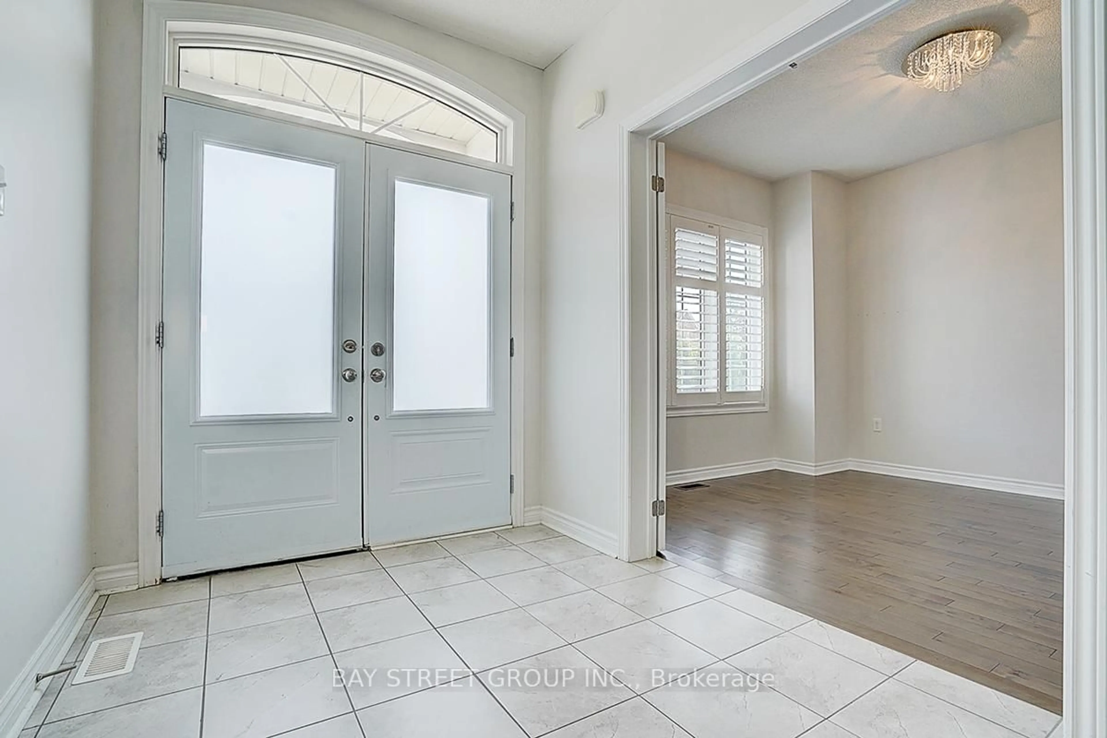 Indoor entryway for 852 William Lee Ave, Oshawa Ontario L1K 0W2